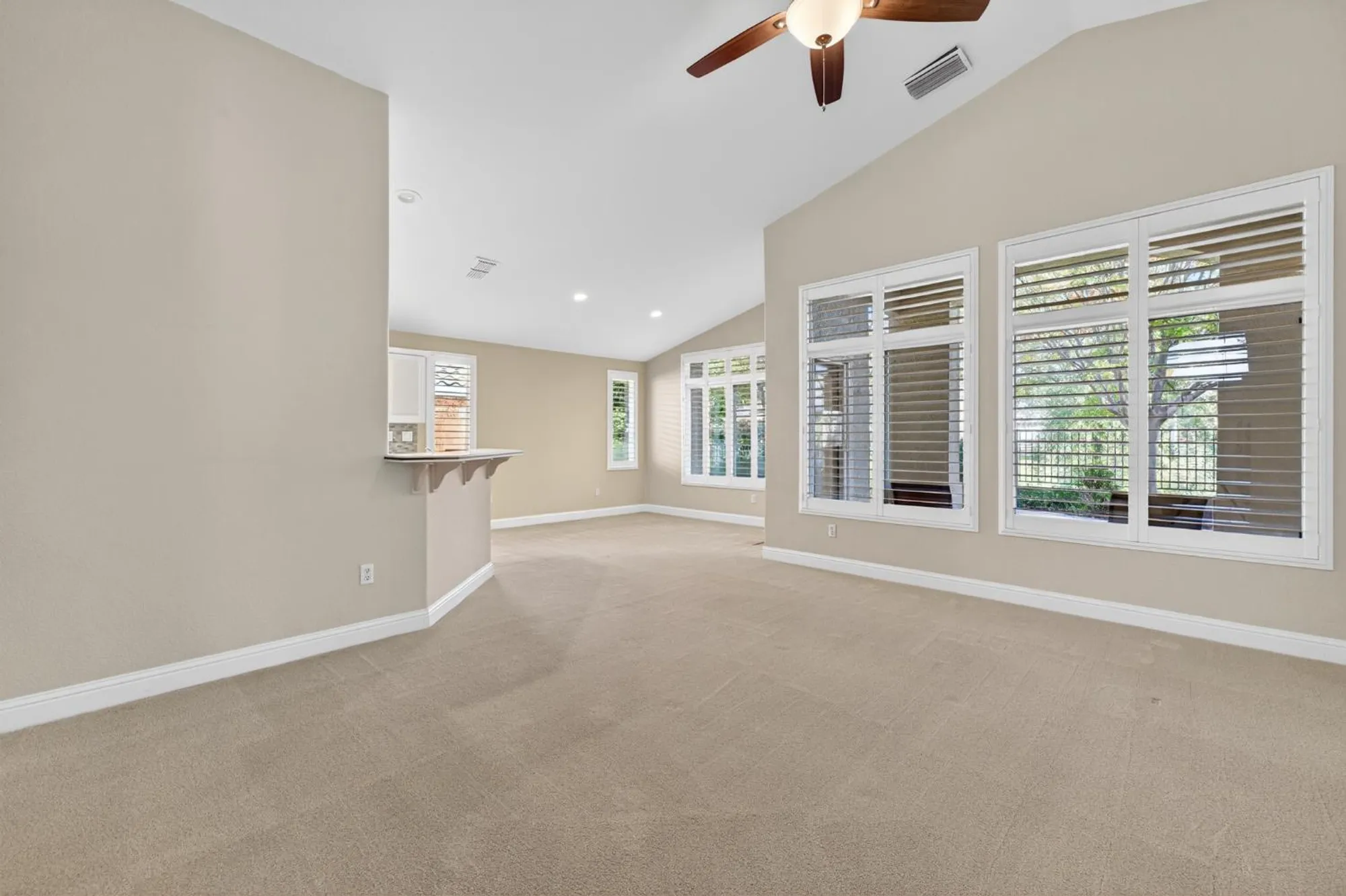 Property Slideshow image 12 of 41 | 5964 whisperlodge way, Roseville, CA, 95747