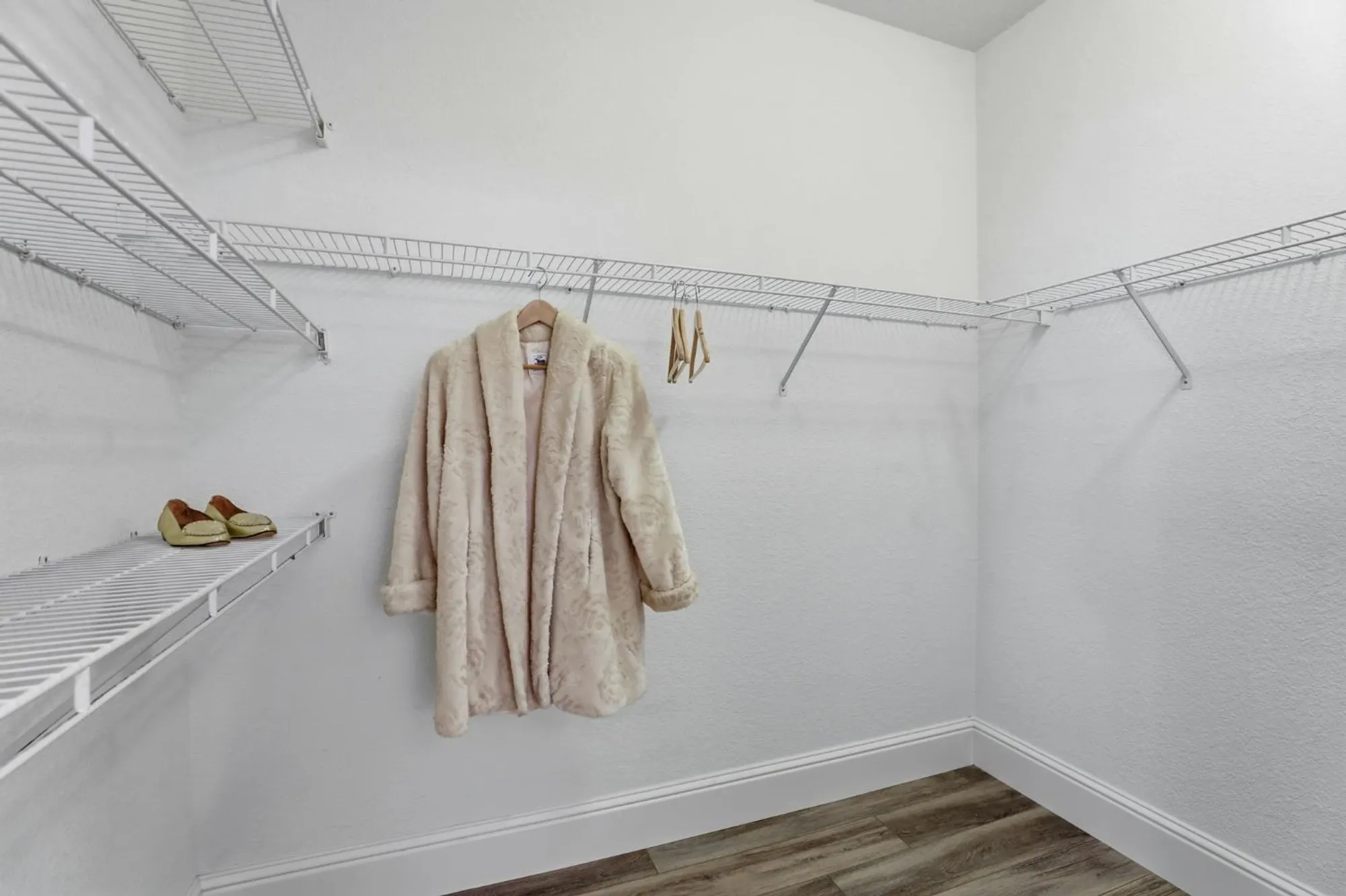 Property Slideshow image 10 of 26 | 7016 mule team way, Roseville, CA, 95747