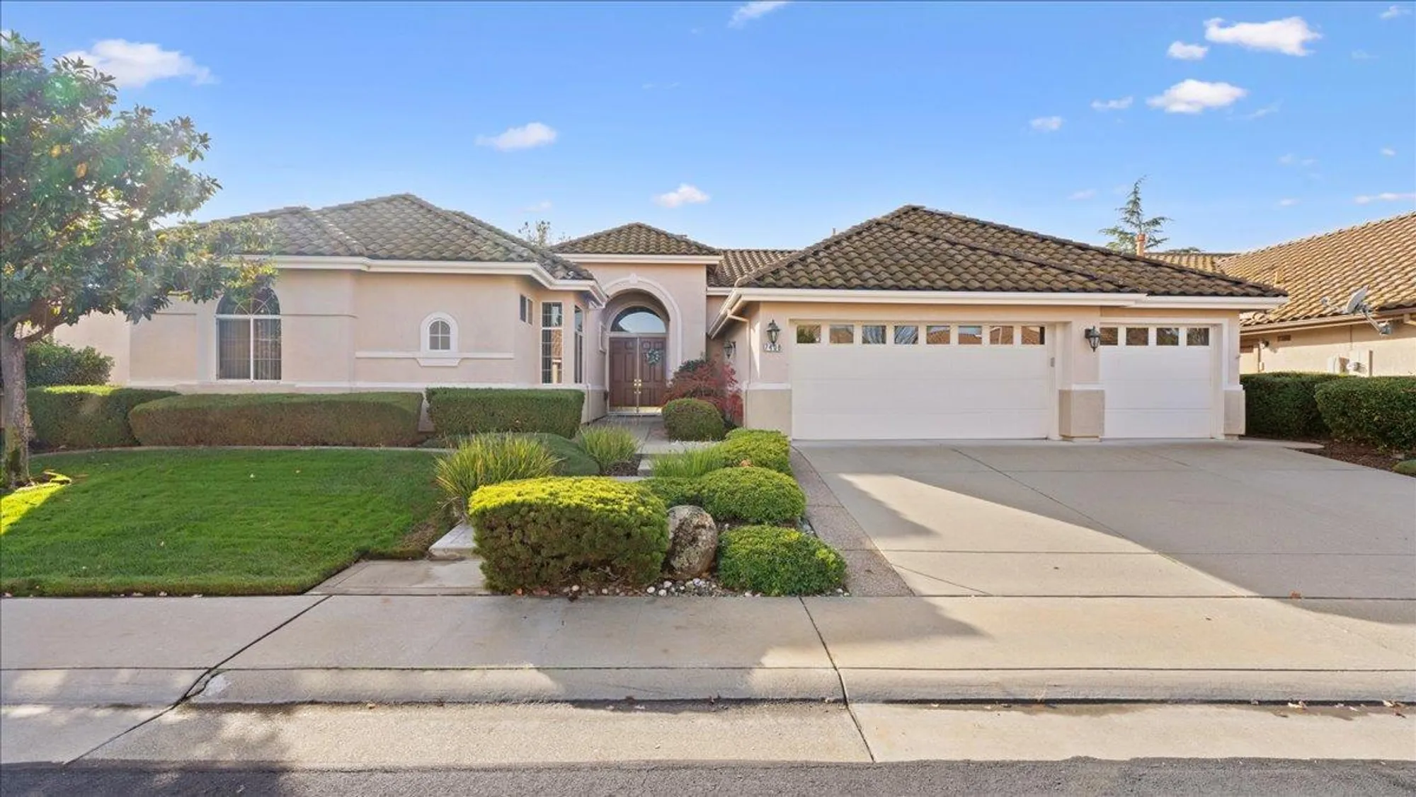 Property Slideshow image 2 of 44 | 7408 whistlestop way, Roseville, CA, 95747