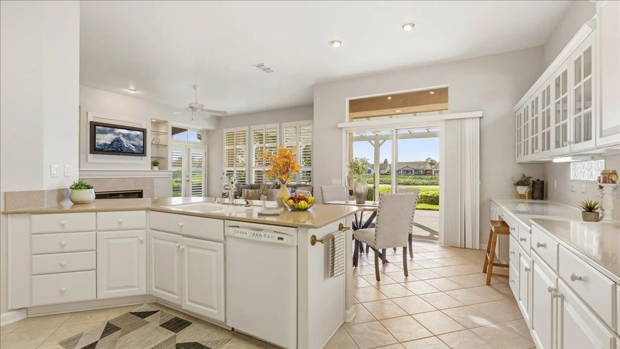 Property Slideshow image 16 of 44 | 7408 whistlestop way, Roseville, CA, 95747