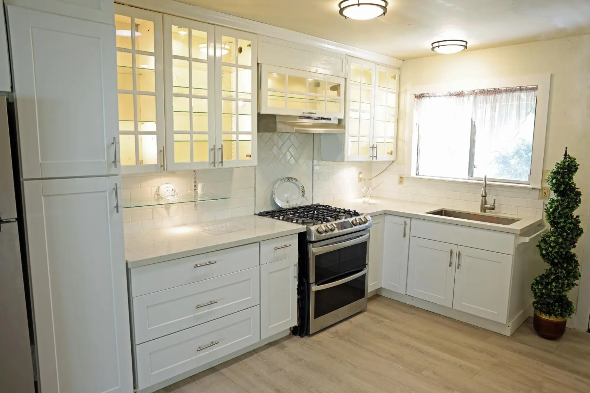 Property Slideshow image 8 of 36 | 110 hacienda carmel, Carmel, CA, 93923