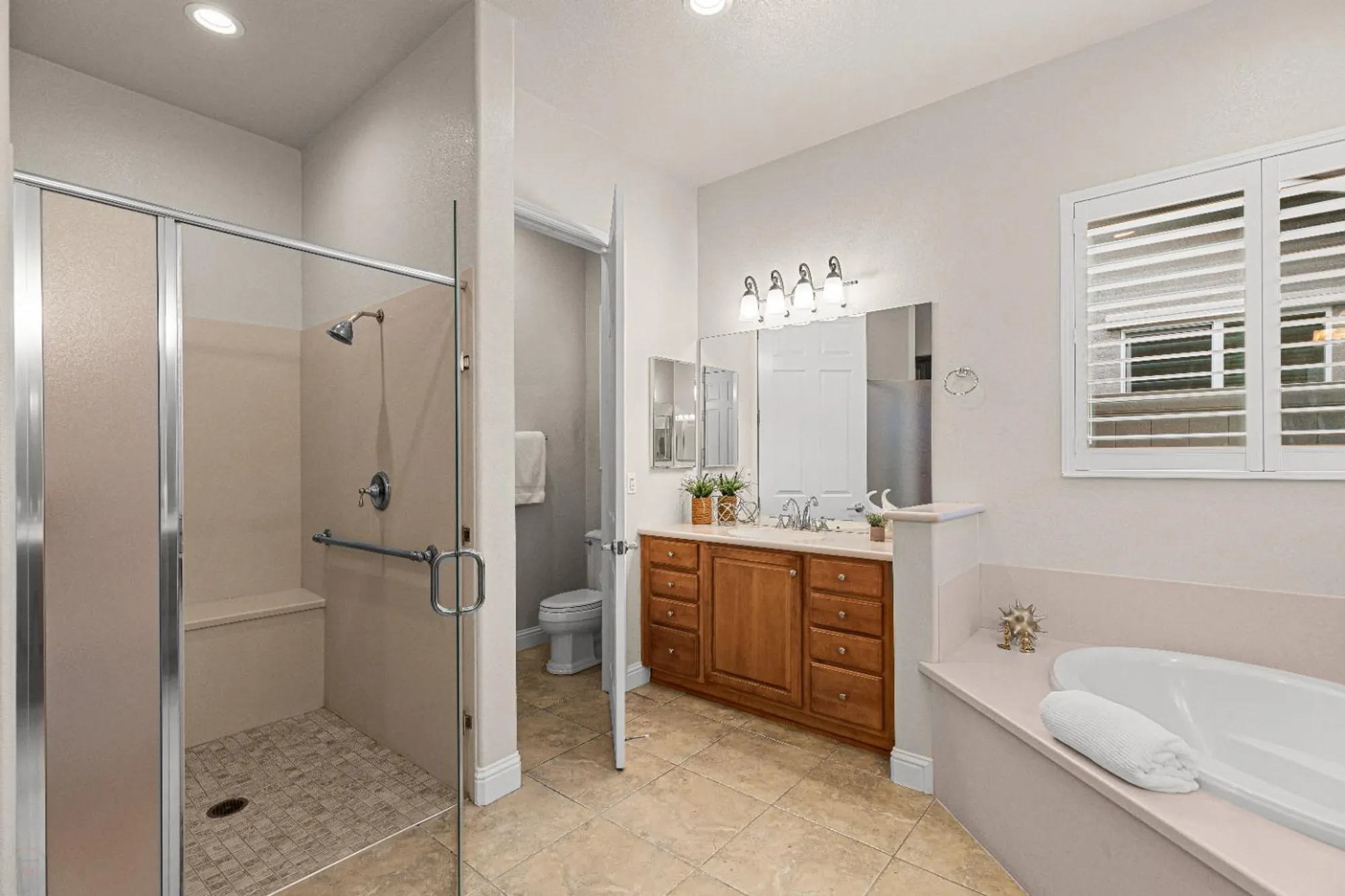 Property Slideshow image 36 of 94 | 1393 cobblecreek st, Manteca, CA, 95336