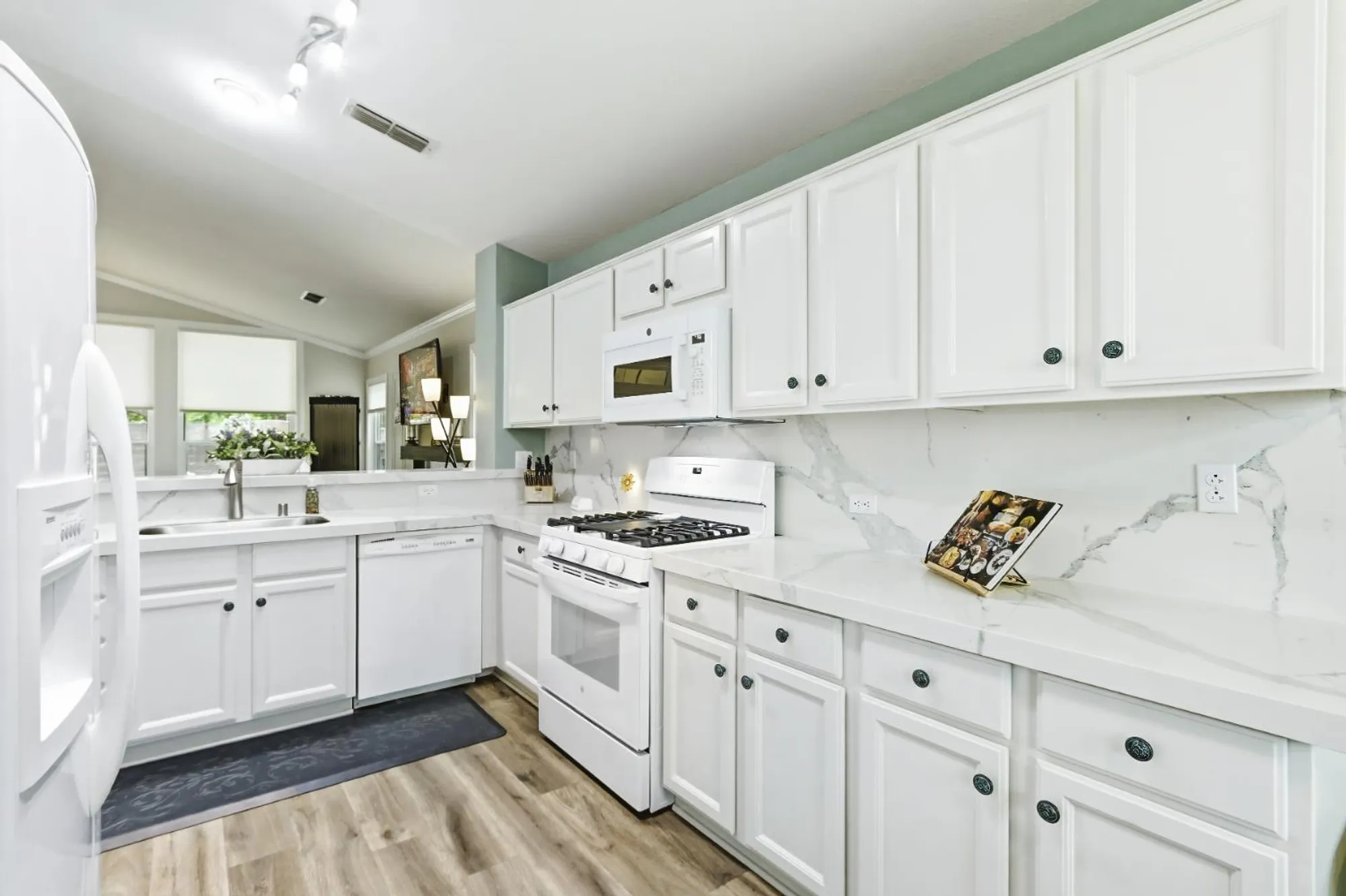 Property Slideshow image 14 of 33 | 5297 angelrock loop, Roseville, CA, 95747