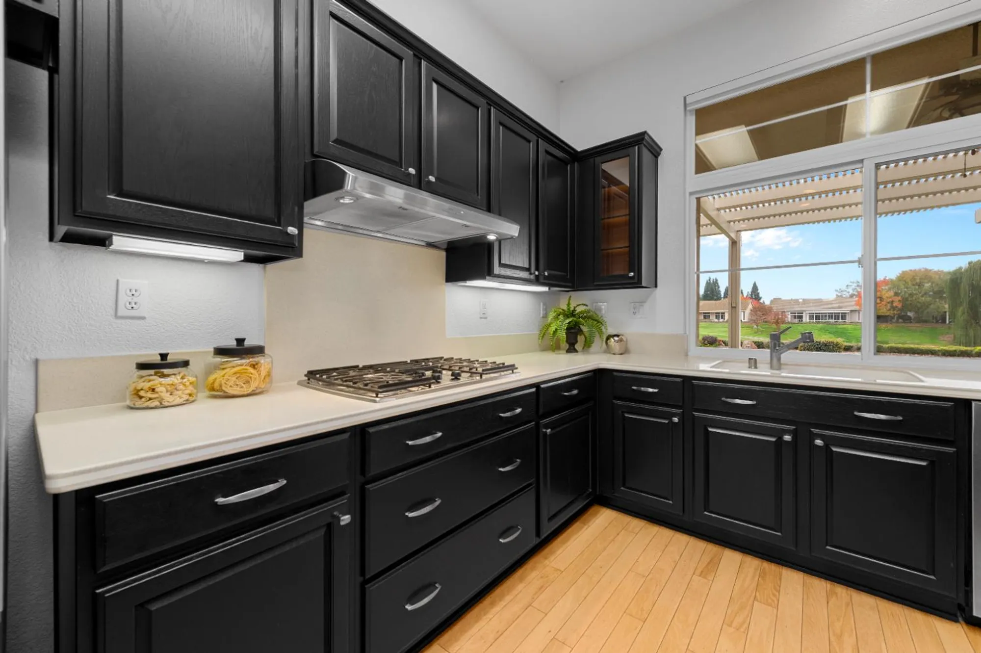 Property Slideshow image 18 of 49 | 7424 school house ln, Roseville, CA, 95747