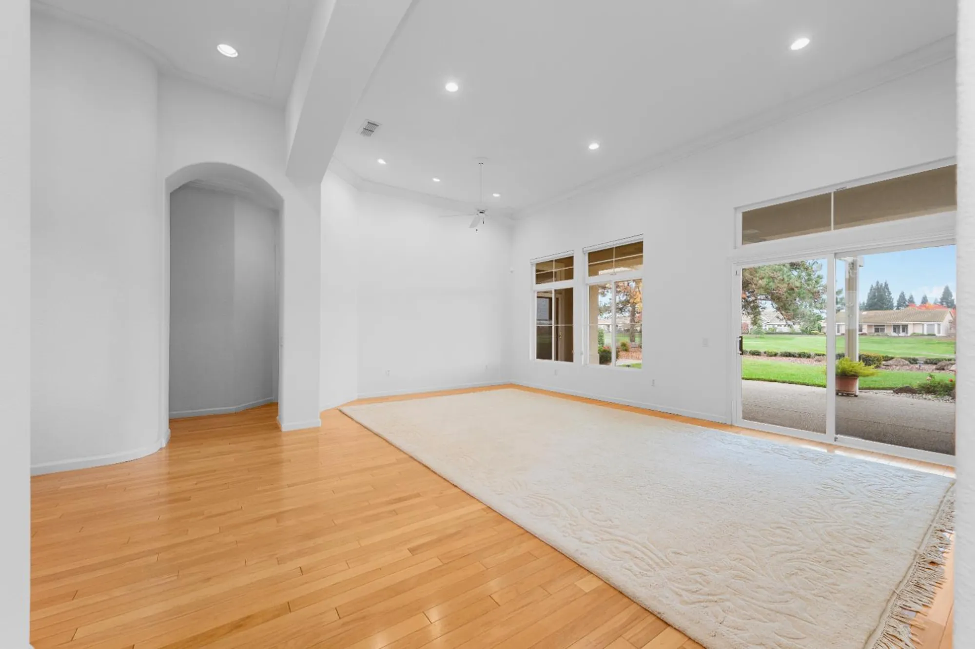 Property Slideshow image 7 of 49 | 7424 school house ln, Roseville, CA, 95747