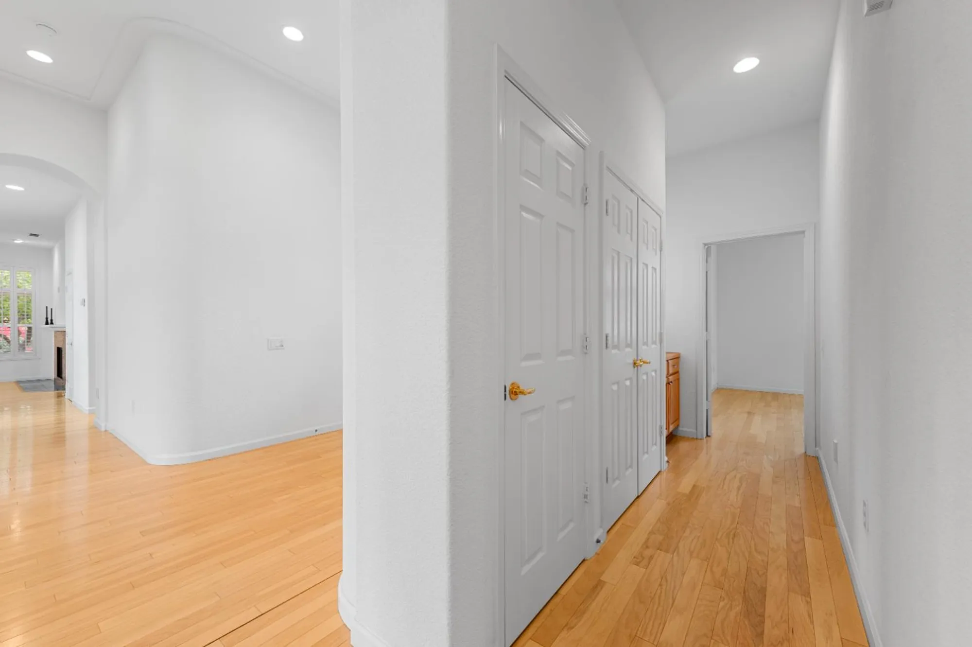 Property Slideshow image 25 of 49 | 7424 school house ln, Roseville, CA, 95747