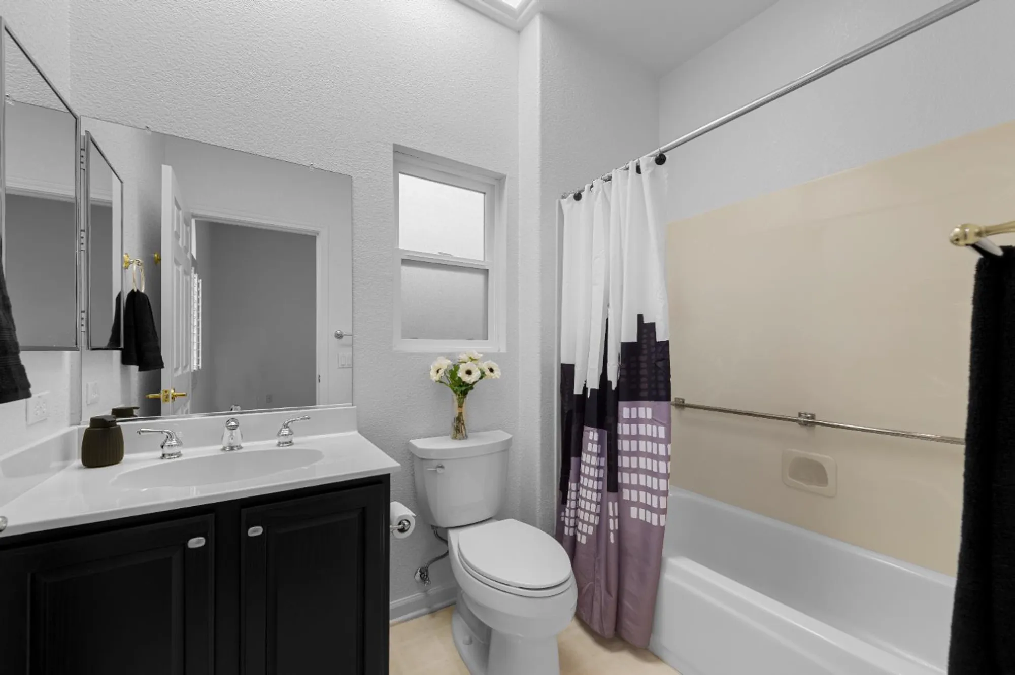 Property Slideshow image 28 of 49 | 7424 school house ln, Roseville, CA, 95747