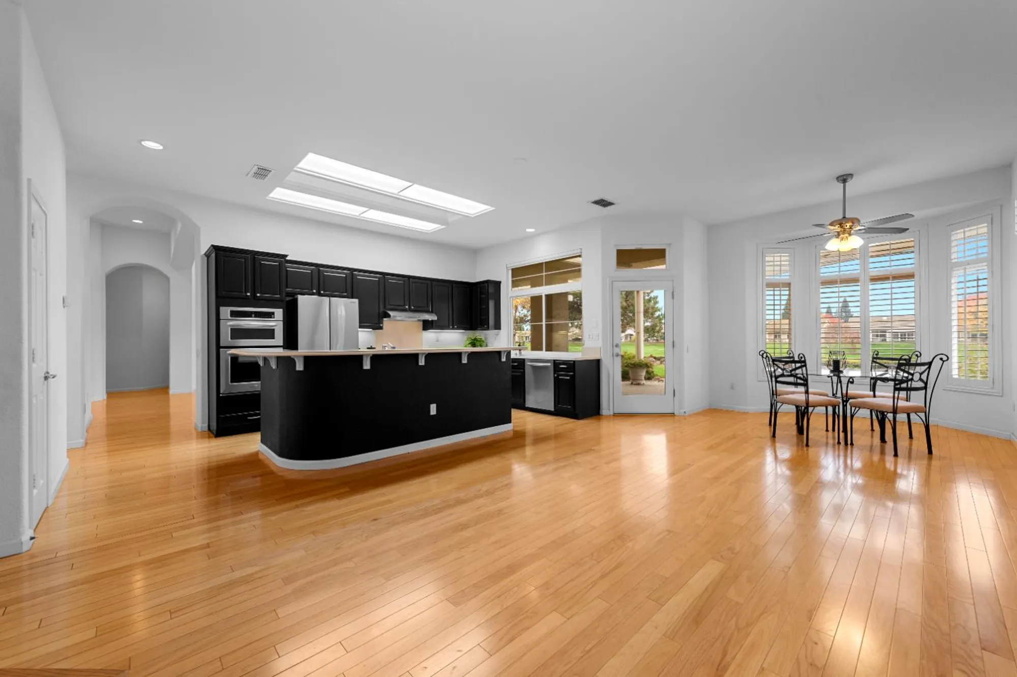 Property Slideshow image 12 of 49 | 7424 school house ln, Roseville, CA, 95747