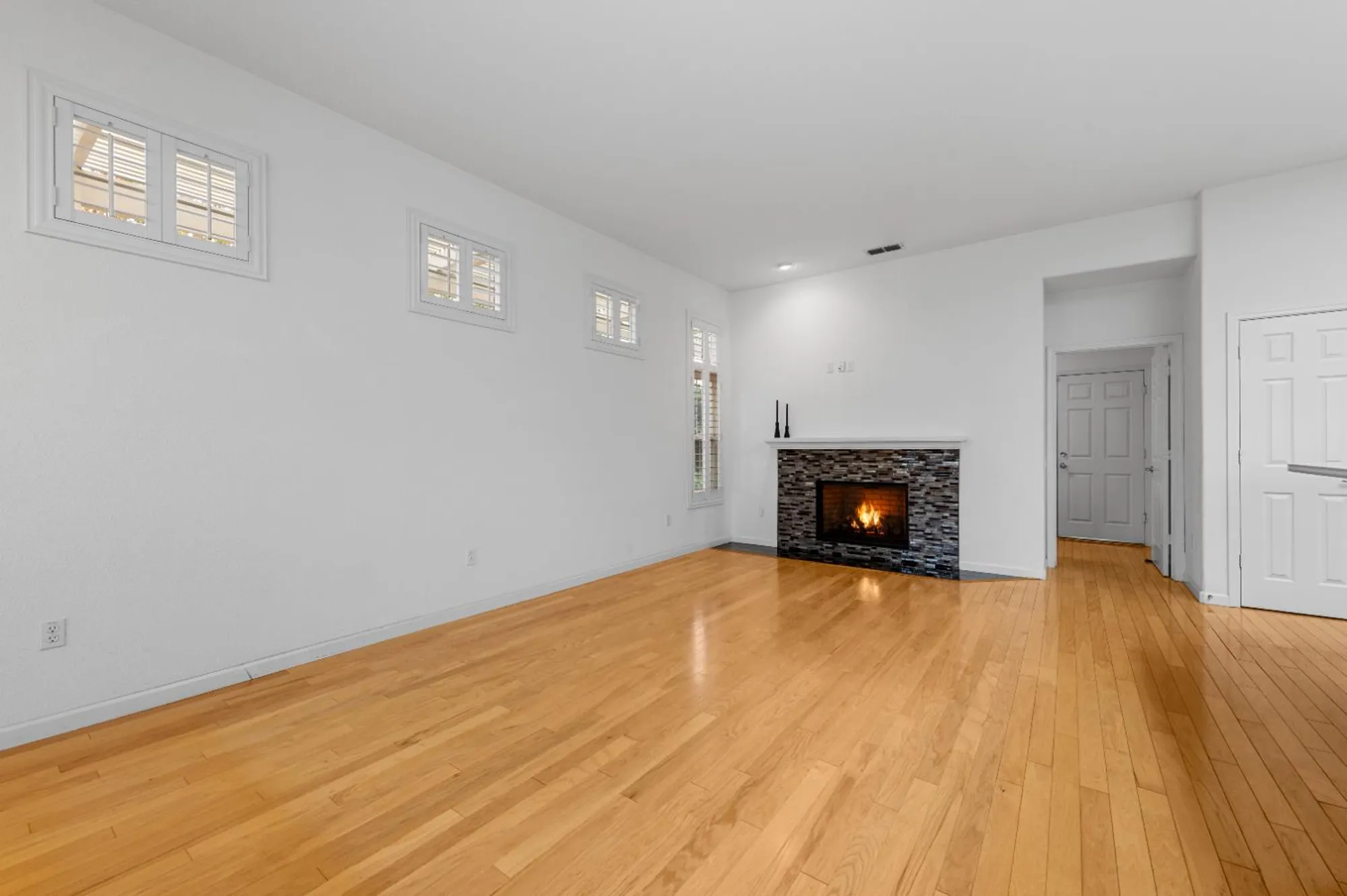 Property Slideshow image 23 of 49 | 7424 school house ln, Roseville, CA, 95747