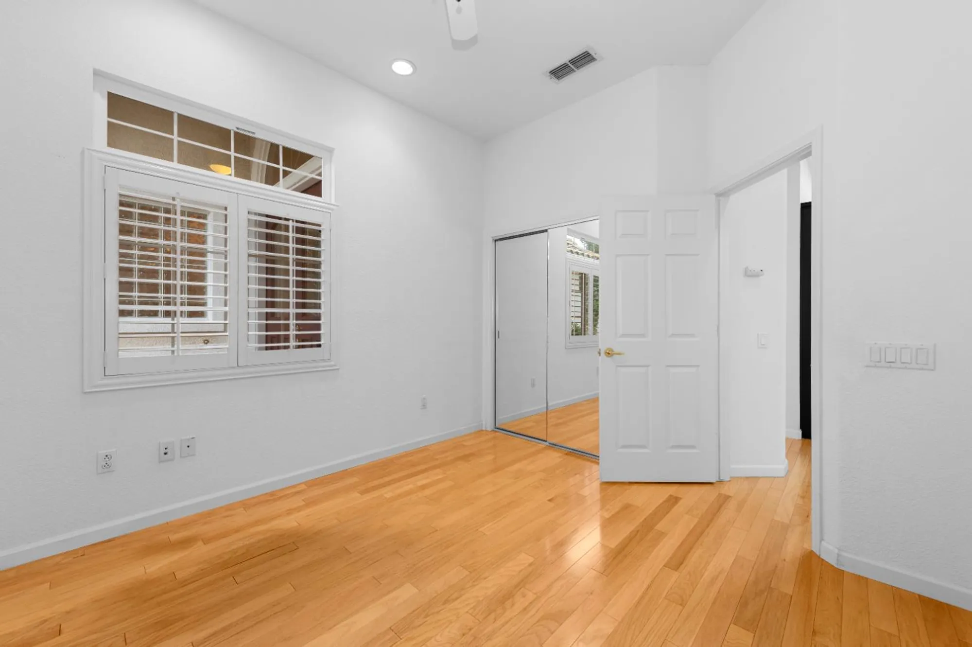 Property Slideshow image 11 of 49 | 7424 school house ln, Roseville, CA, 95747