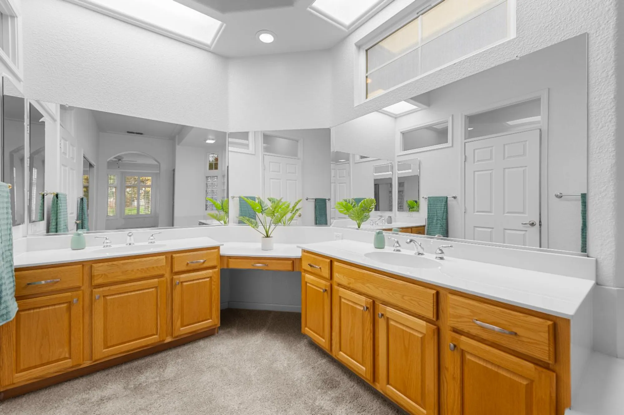 Property Slideshow image 34 of 49 | 7424 school house ln, Roseville, CA, 95747