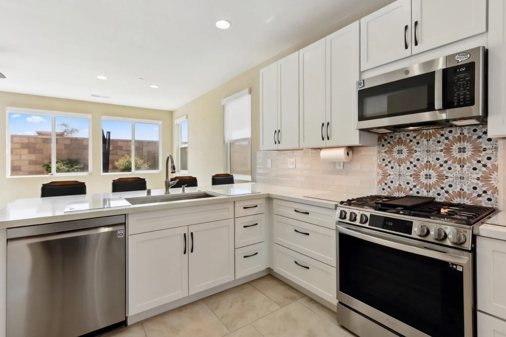 Property Slideshow image 4 of 26 | 9747 dartwell way, Sacramento, CA, 95829