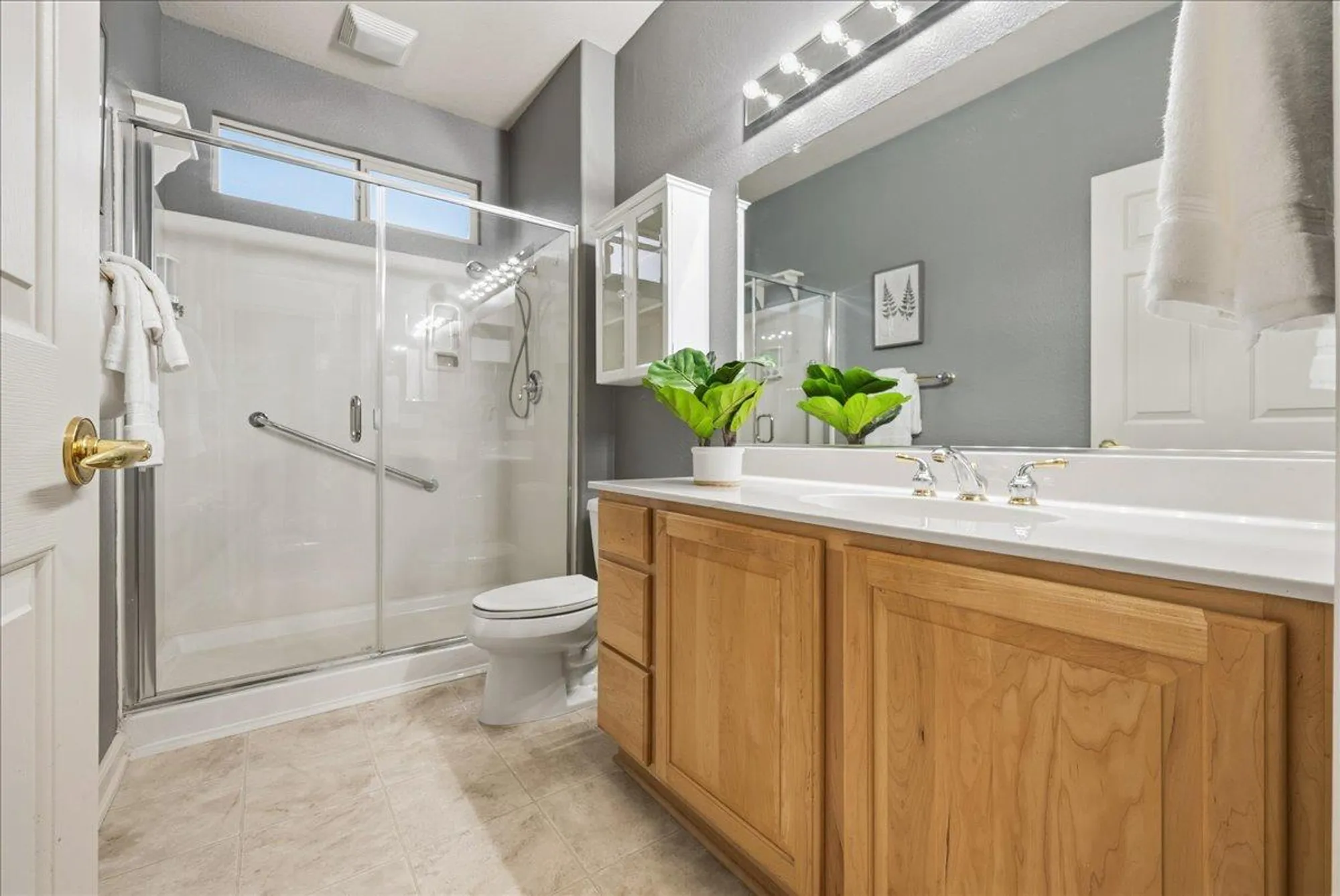 Property Slideshow image 14 of 37 | 286 lariat loop, Lincoln, CA, 95648