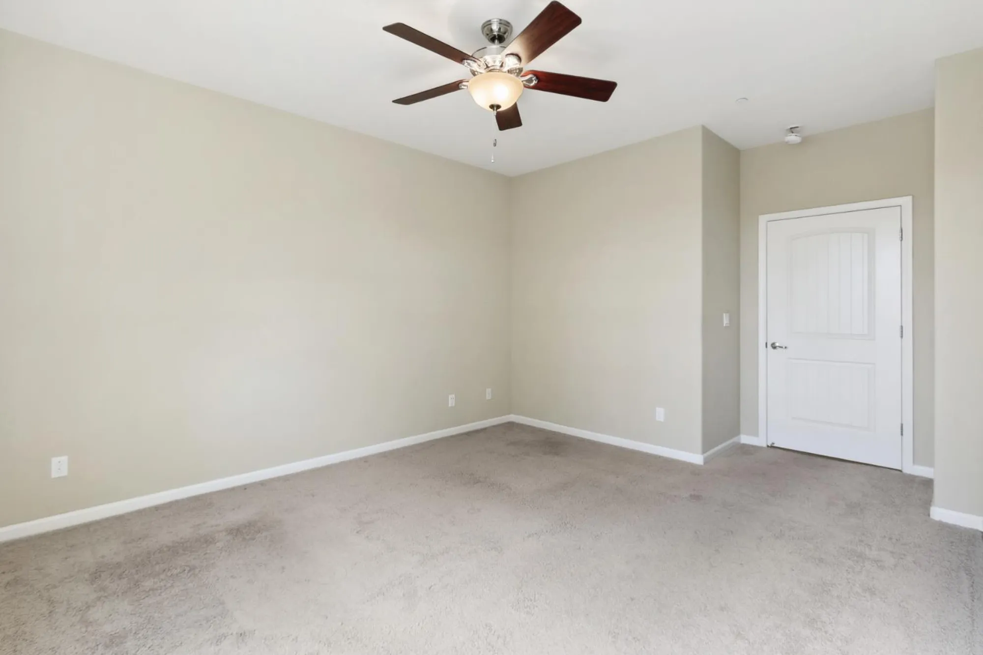 Property Slideshow image 16 of 26 | 9747 dartwell way, Sacramento, CA, 95829