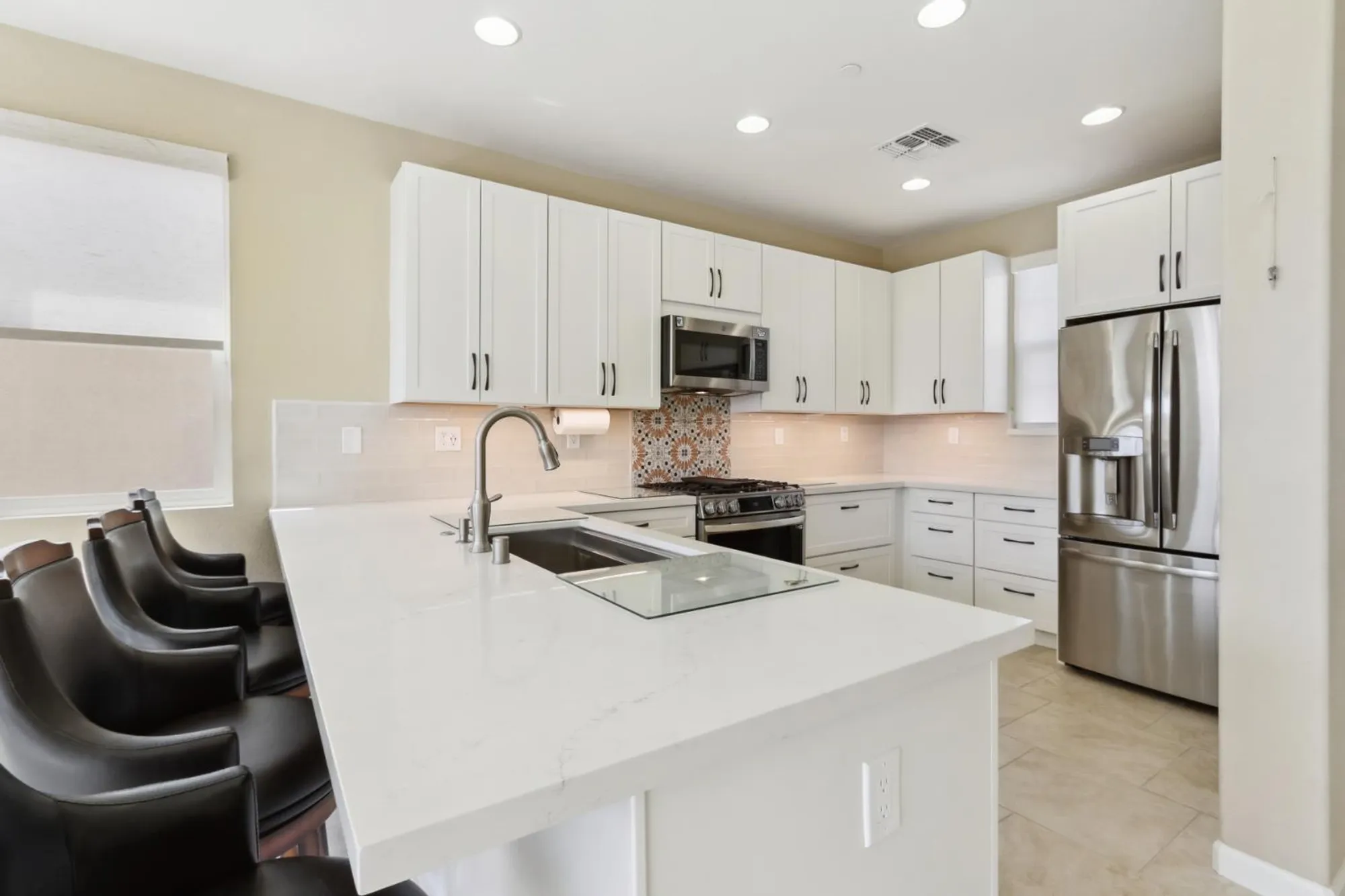 Property Slideshow image 10 of 26 | 9747 dartwell way, Sacramento, CA, 95829