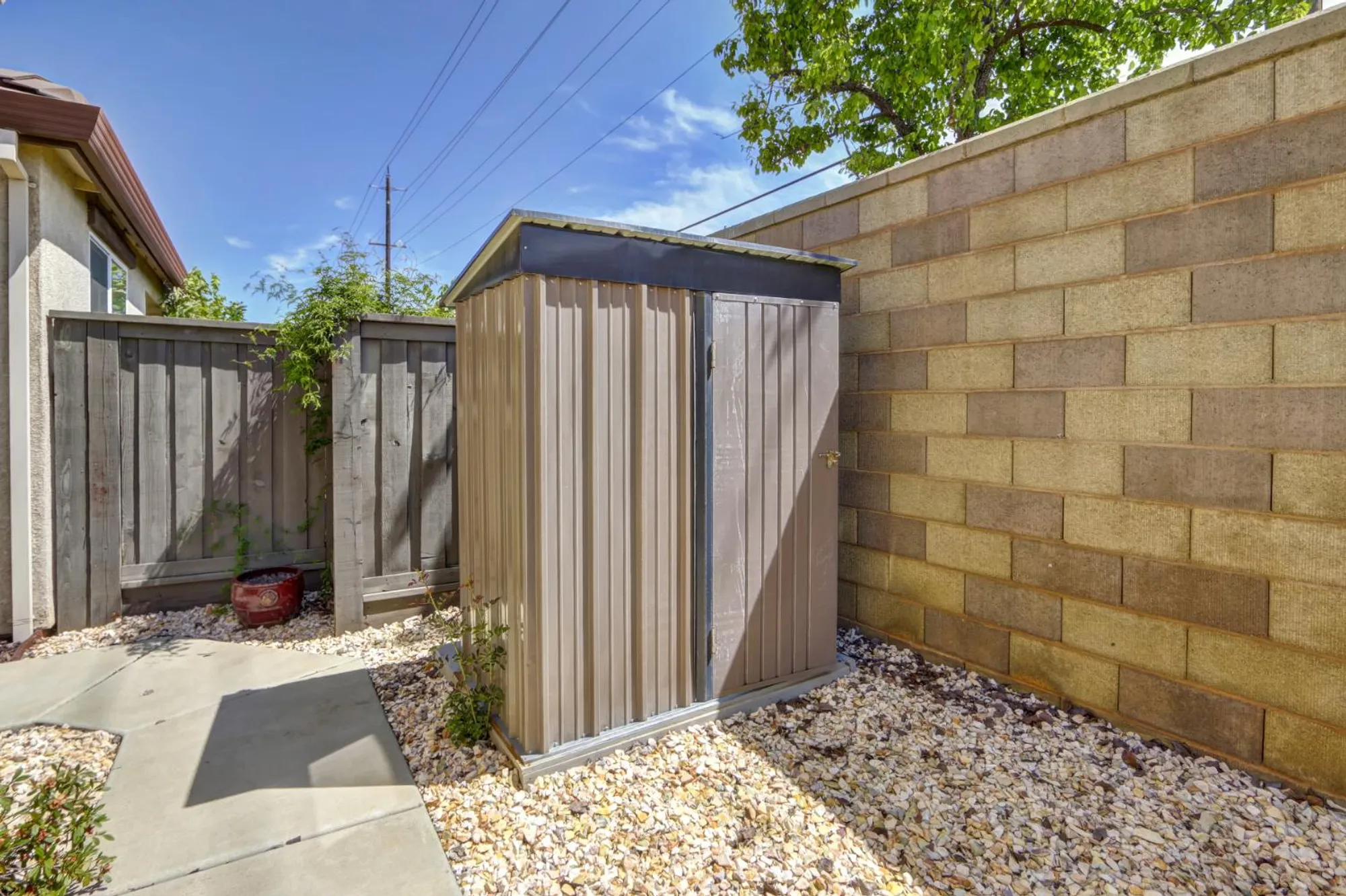 Property Slideshow image 22 of 26 | 9747 dartwell way, Sacramento, CA, 95829