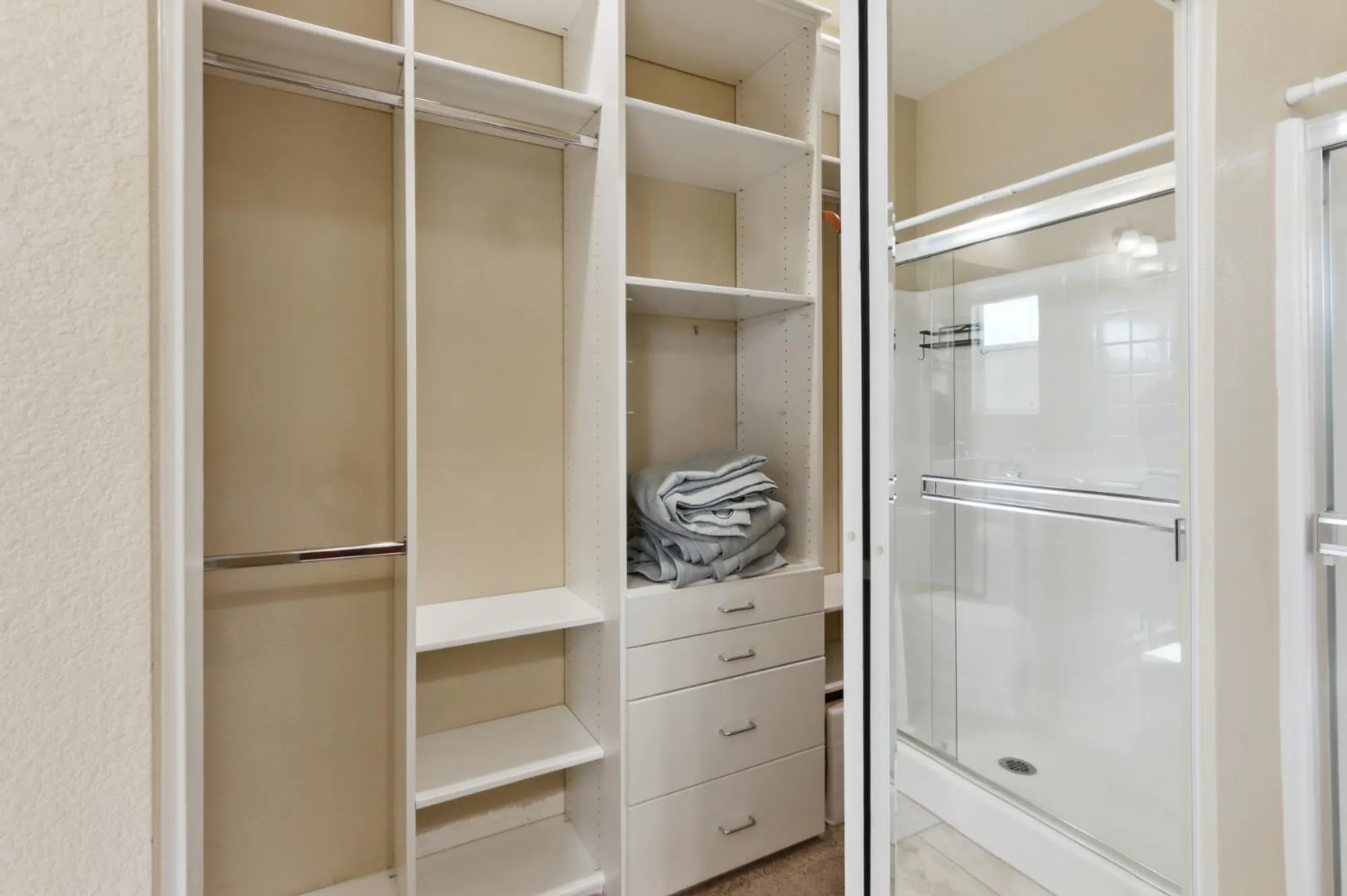 Property Slideshow image 17 of 26 | 9747 dartwell way, Sacramento, CA, 95829