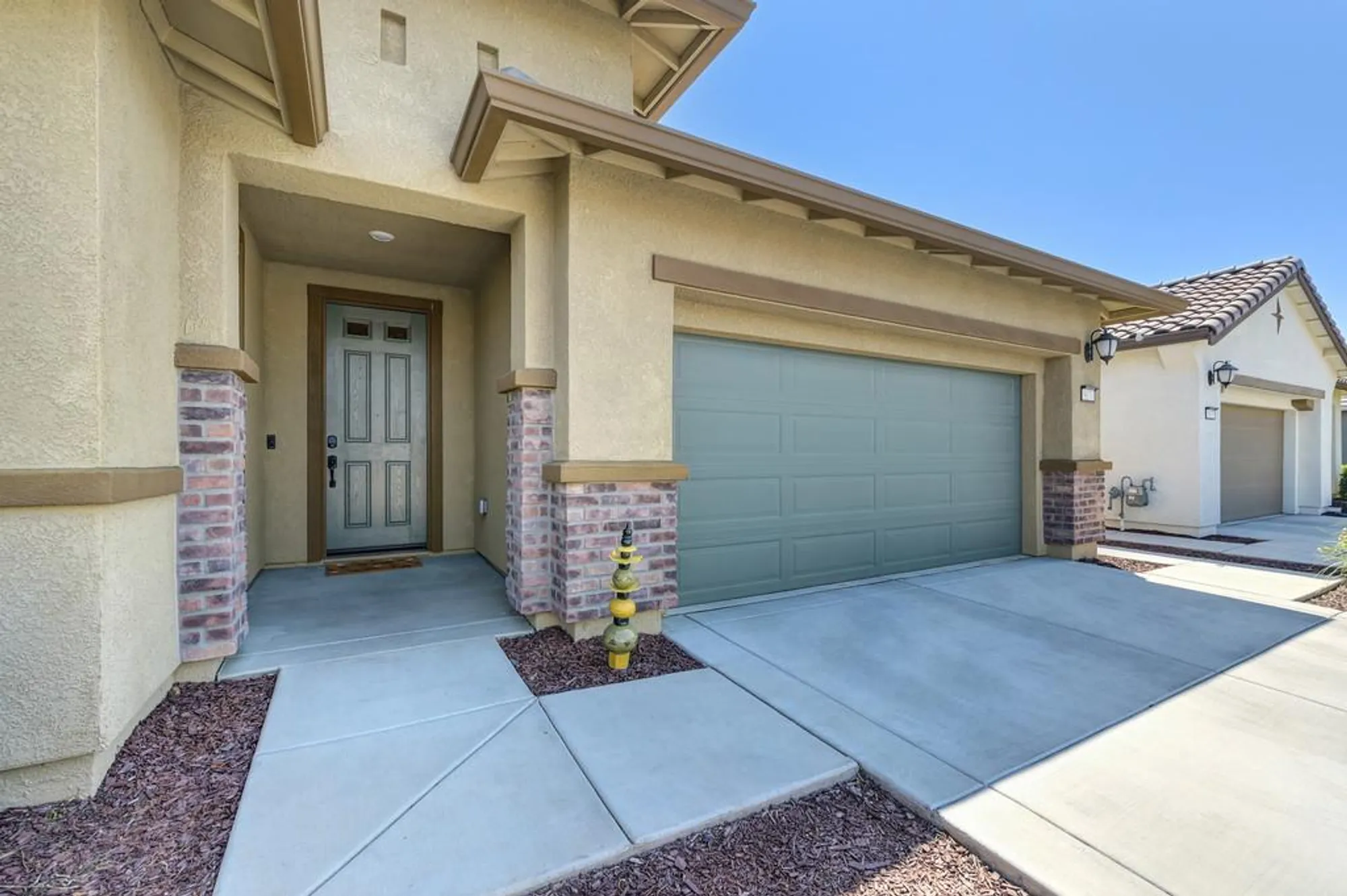 Property Slideshow image 6 of 57 | 9173 vervain way, Sacramento, CA, 95829