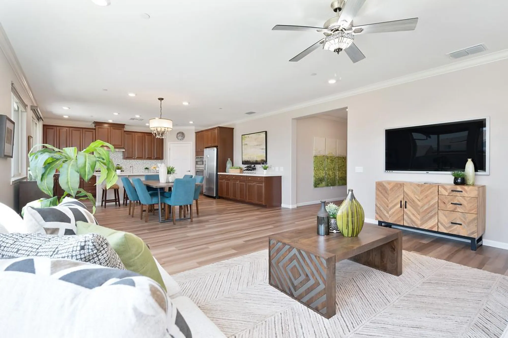 Property Slideshow image 11 of 57 | 9173 vervain way, Sacramento, CA, 95829