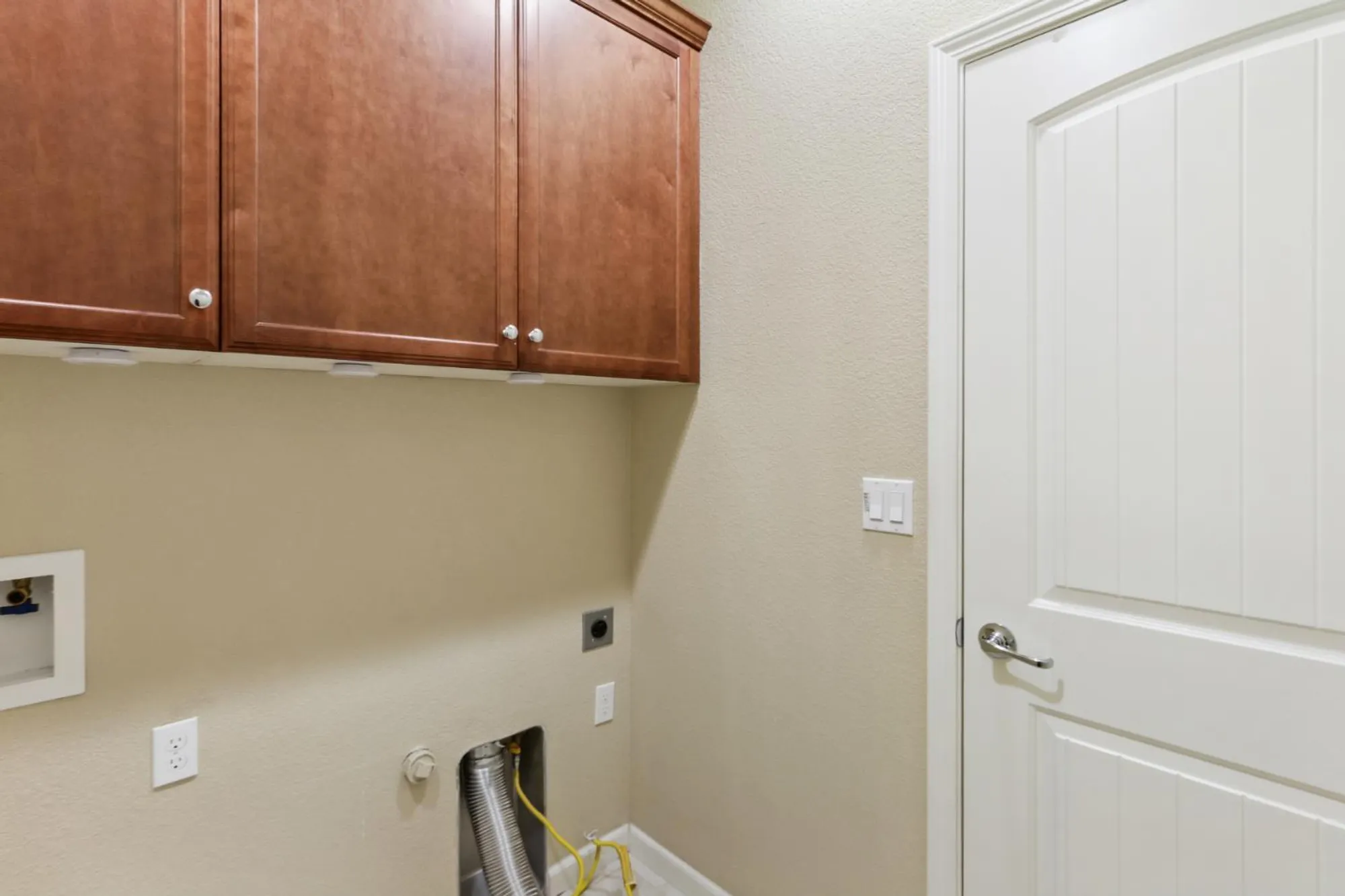 Property Slideshow image 11 of 26 | 9747 dartwell way, Sacramento, CA, 95829