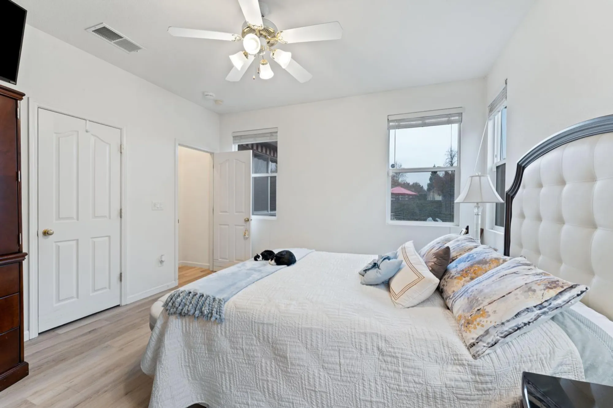 Property Slideshow image 13 of 21 | 2270 rose arbor dr, Sacramento, CA, 95835