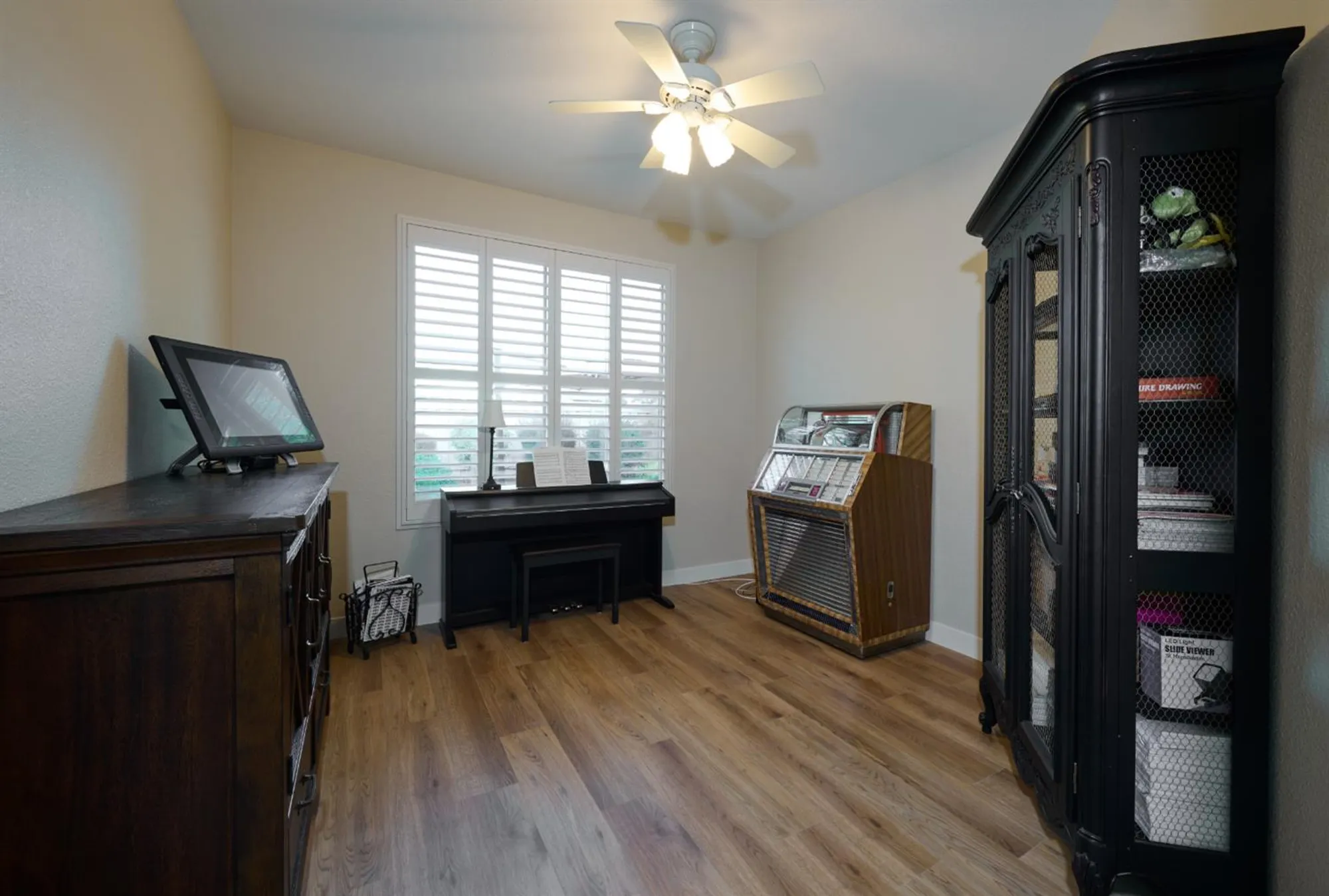 Property Slideshow image 25 of 45 | 401 wood duck ct, Lincoln, CA, 95648