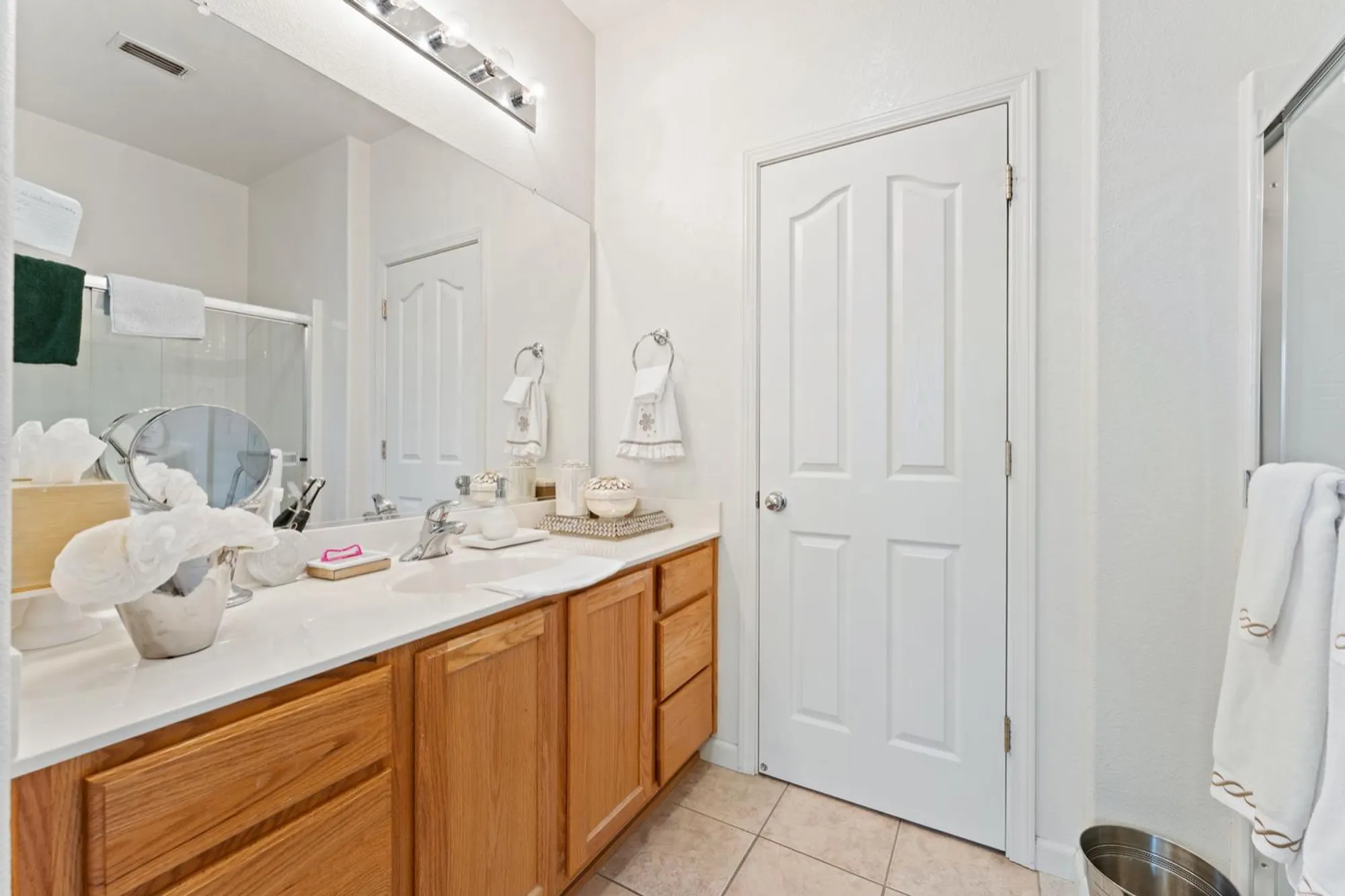 Property Slideshow image 14 of 21 | 2270 rose arbor dr, Sacramento, CA, 95835