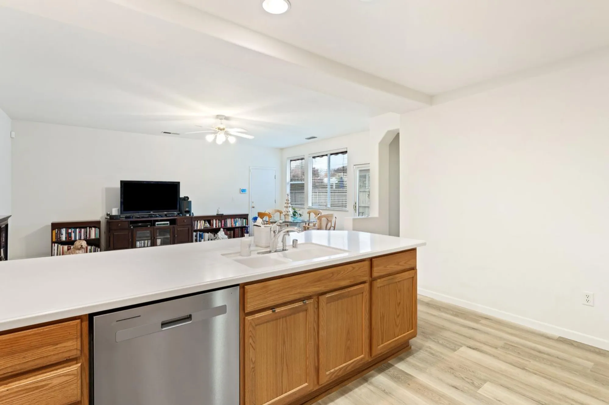 Property Slideshow image 9 of 21 | 2270 rose arbor dr, Sacramento, CA, 95835