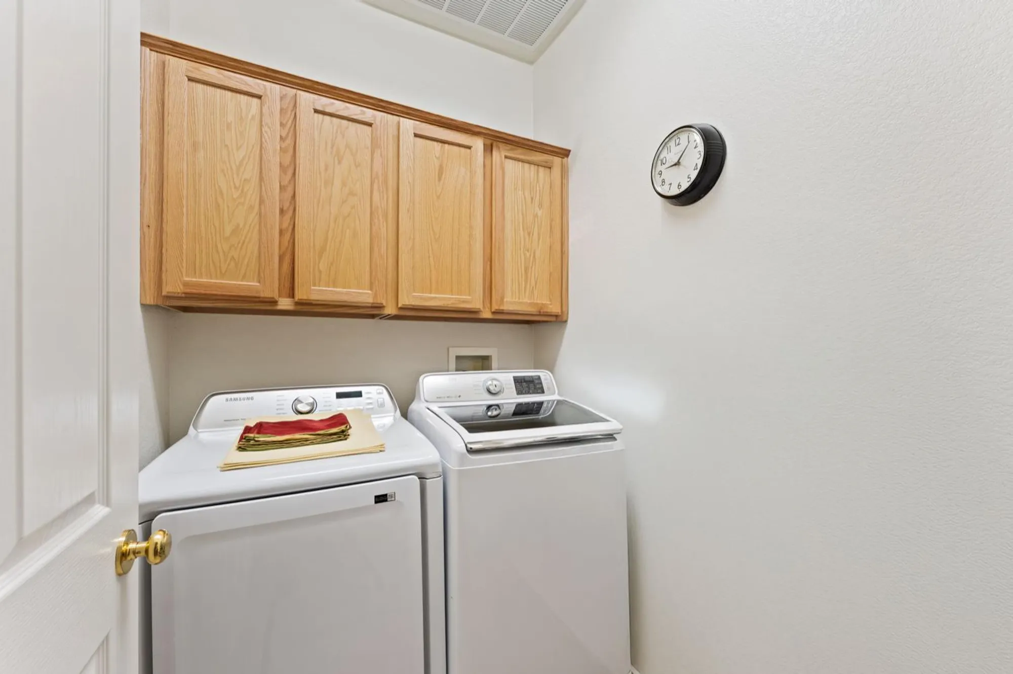 Property Slideshow image 18 of 21 | 2270 rose arbor dr, Sacramento, CA, 95835