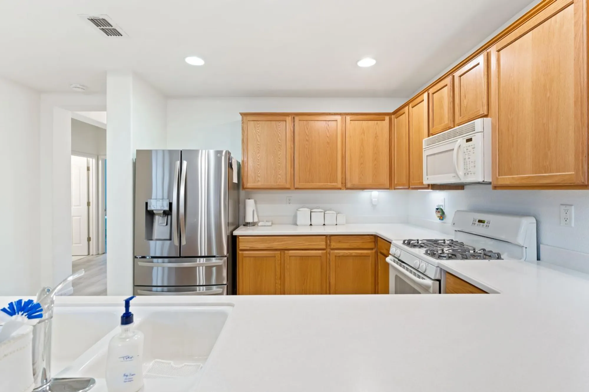 Property Slideshow image 7 of 21 | 2270 rose arbor dr, Sacramento, CA, 95835