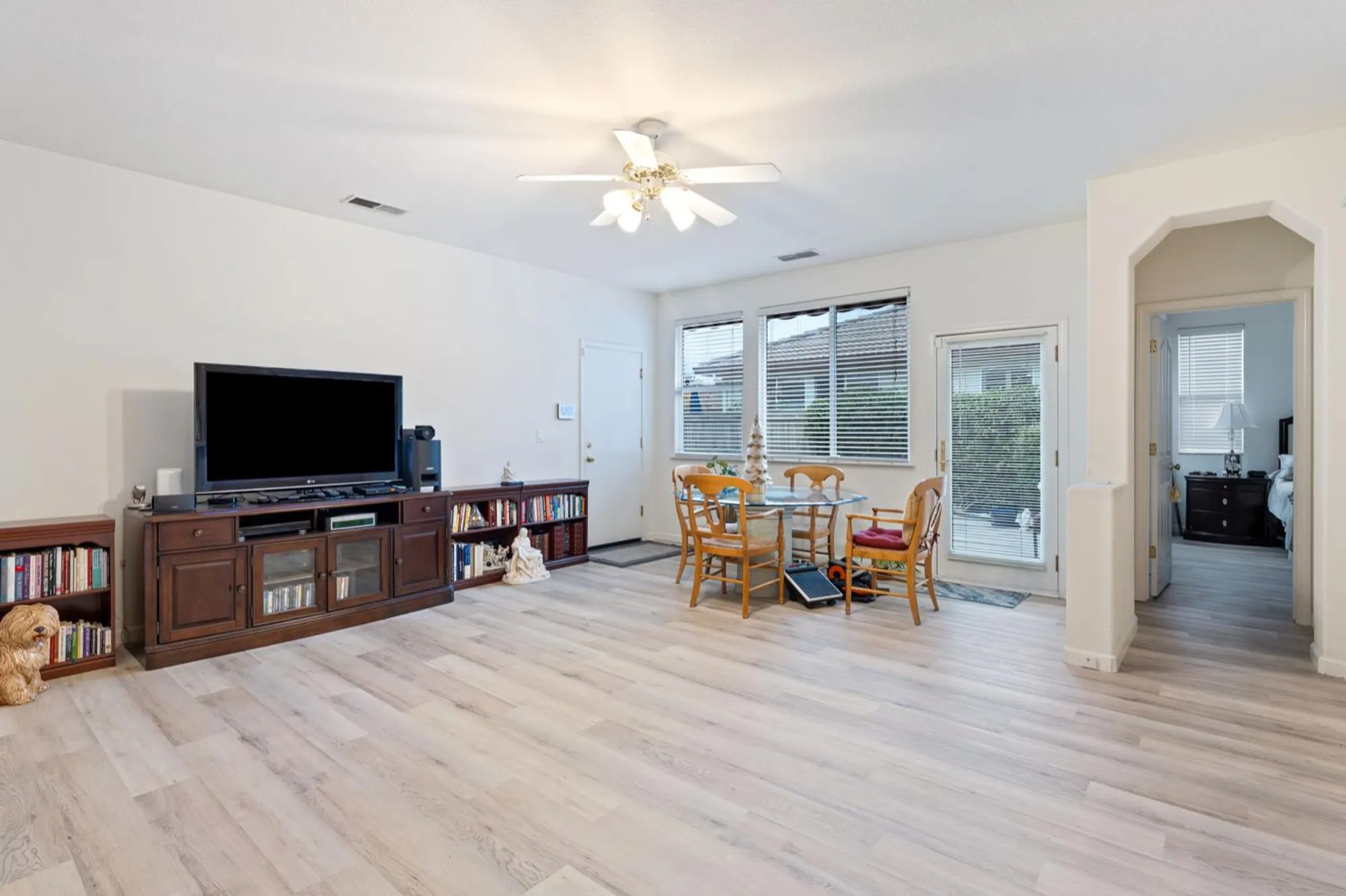 Property Slideshow image 10 of 21 | 2270 rose arbor dr, Sacramento, CA, 95835