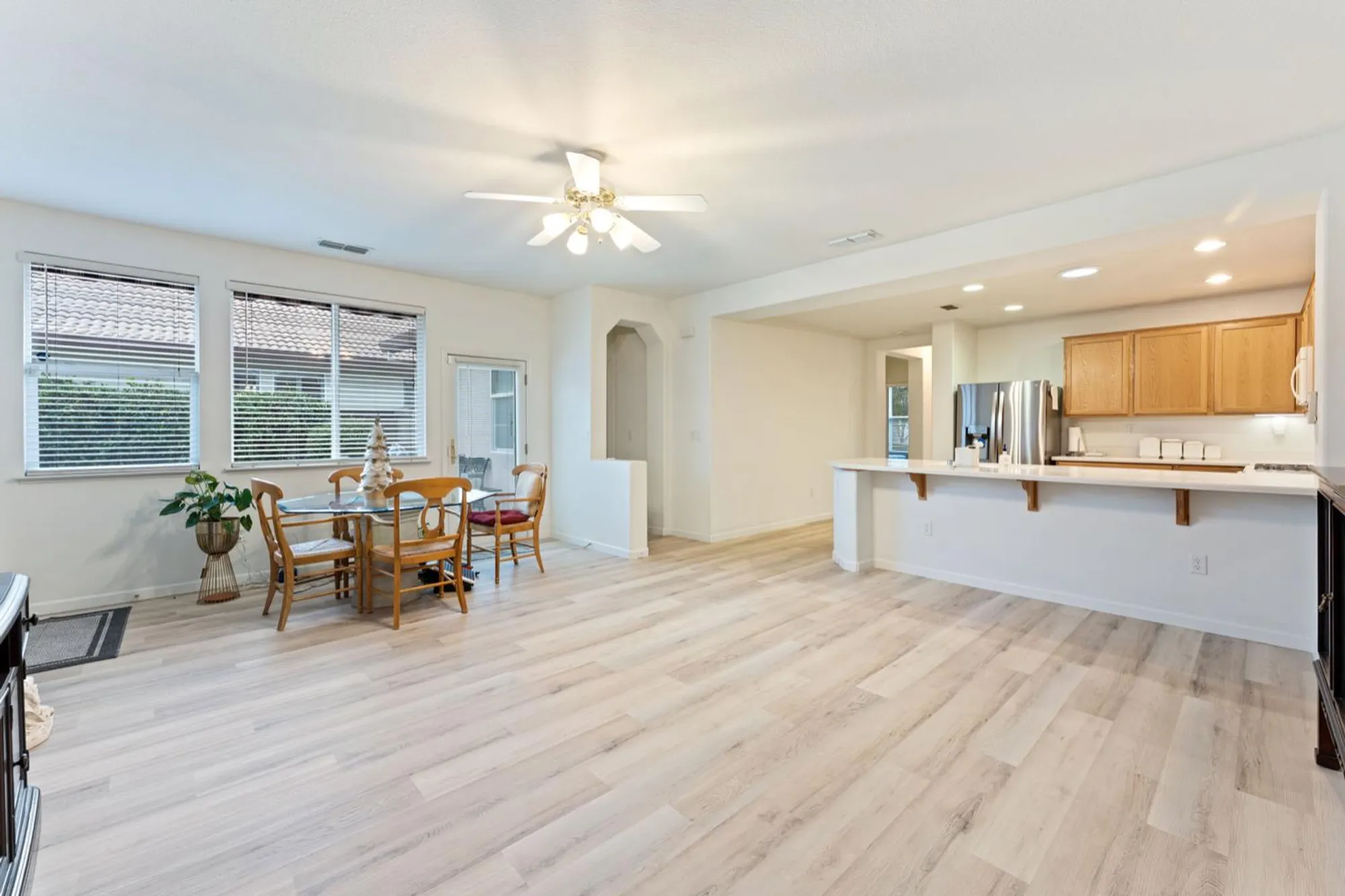 Property Slideshow image 4 of 21 | 2270 rose arbor dr, Sacramento, CA, 95835