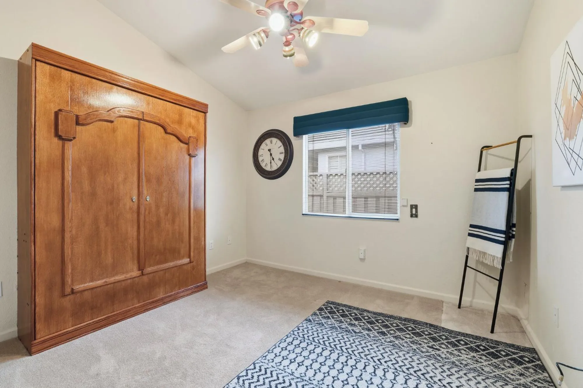 Property Slideshow image 43 of 74 | 100 southern cross ct, Roseville, CA, 95747