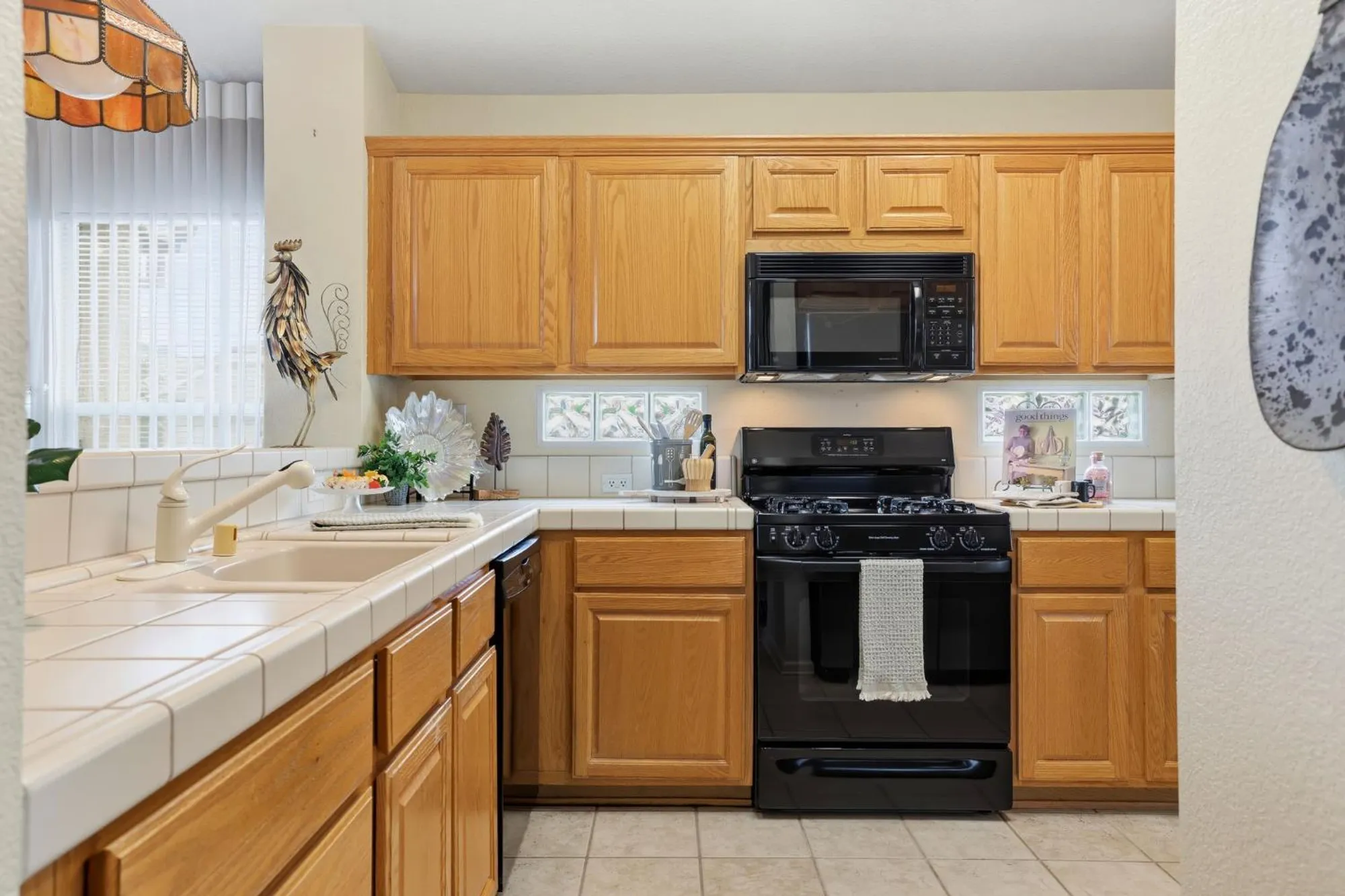 Property Slideshow image 19 of 74 | 100 southern cross ct, Roseville, CA, 95747