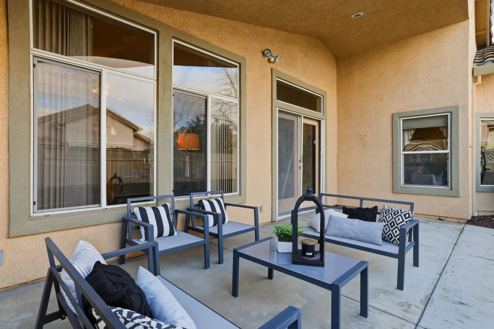 Property Slideshow image 58 of 74 | 100 southern cross ct, Roseville, CA, 95747
