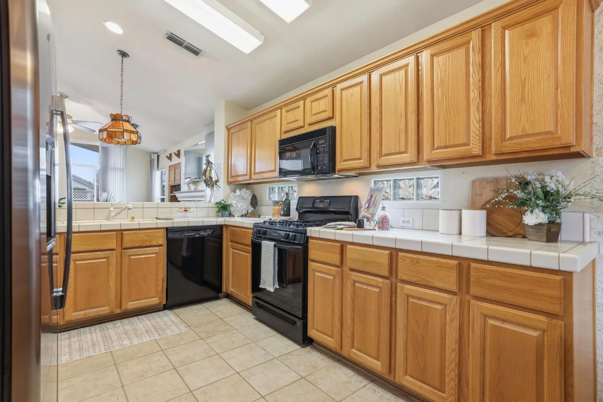 Property Slideshow image 22 of 74 | 100 southern cross ct, Roseville, CA, 95747