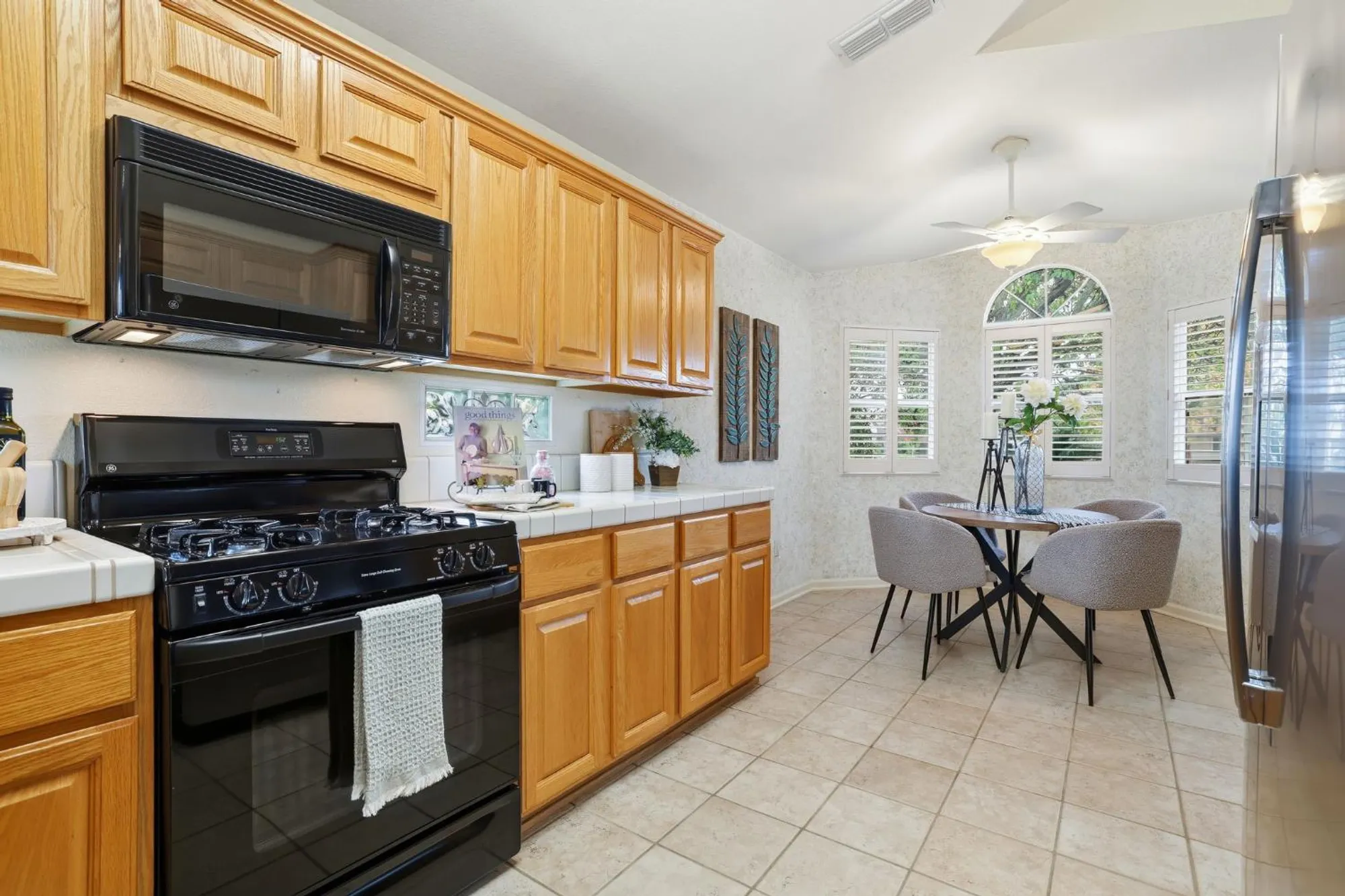 Property Slideshow image 20 of 74 | 100 southern cross ct, Roseville, CA, 95747