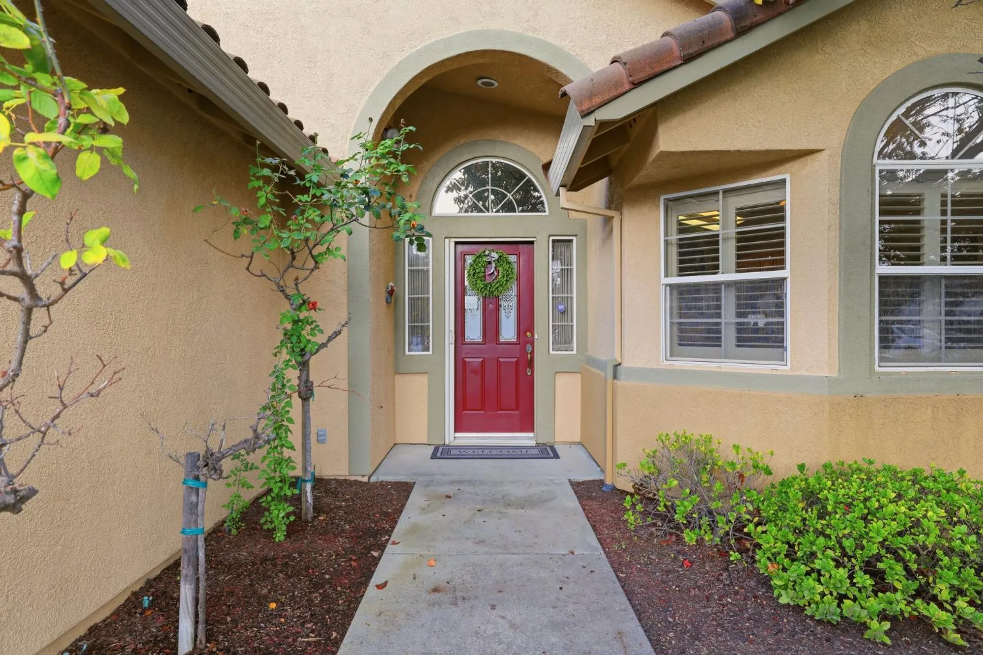 Property Slideshow image 5 of 74 | 100 southern cross ct, Roseville, CA, 95747