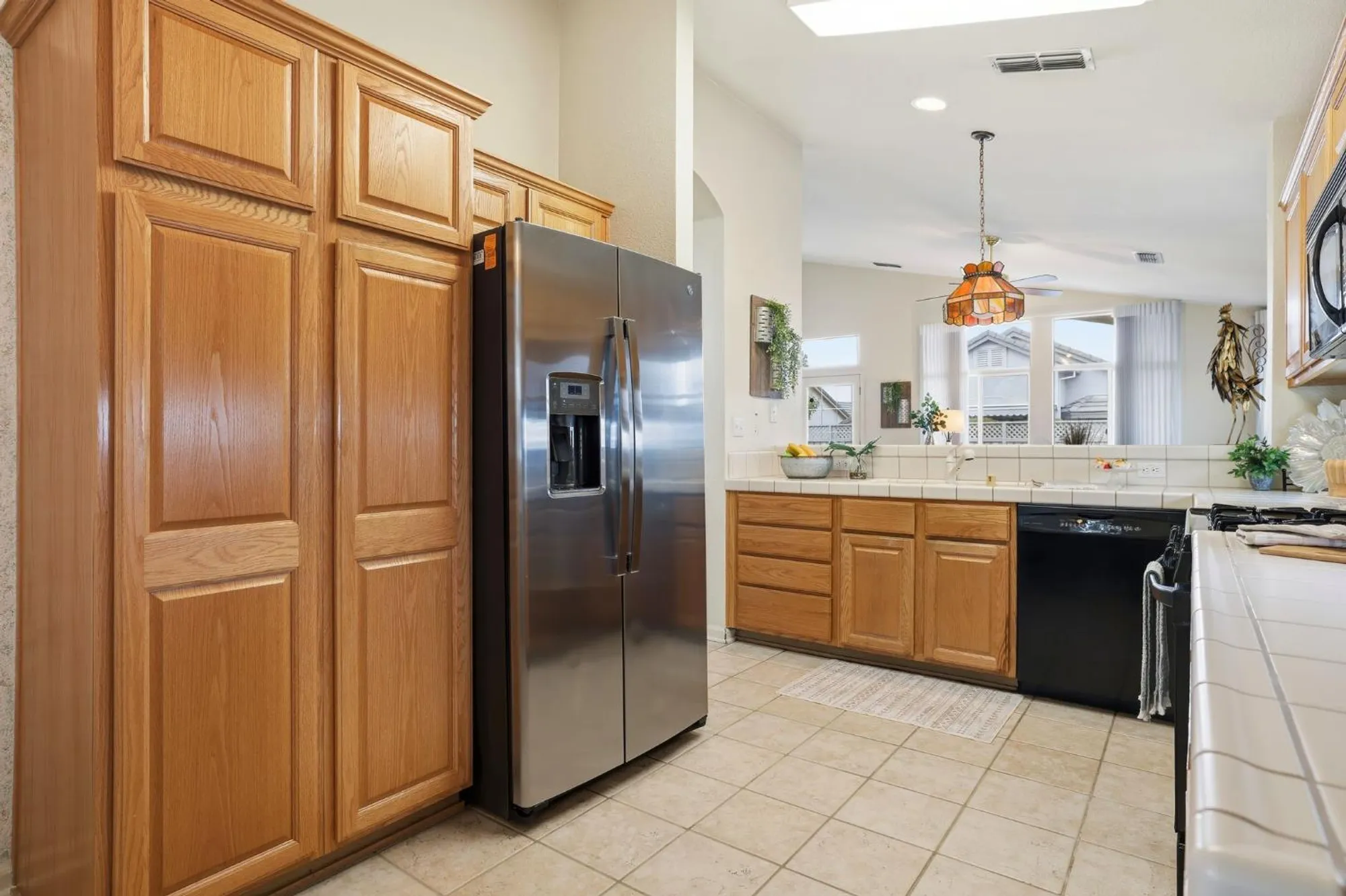 Property Slideshow image 25 of 74 | 100 southern cross ct, Roseville, CA, 95747