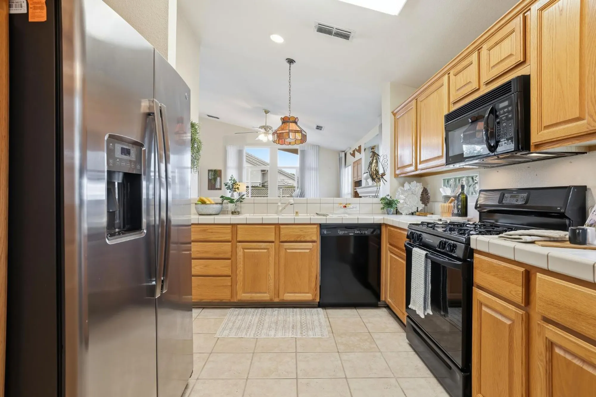 Property Slideshow image 23 of 74 | 100 southern cross ct, Roseville, CA, 95747