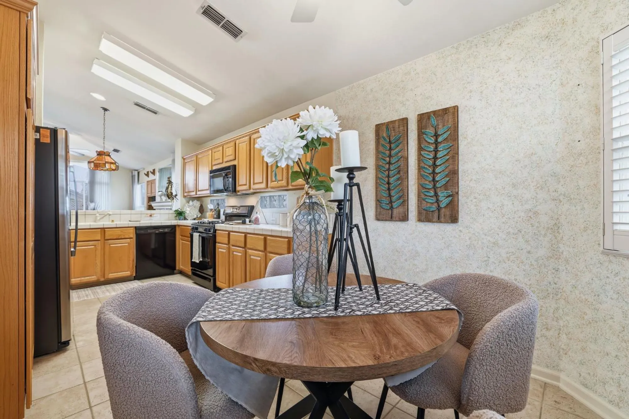 Property Slideshow image 31 of 74 | 100 southern cross ct, Roseville, CA, 95747