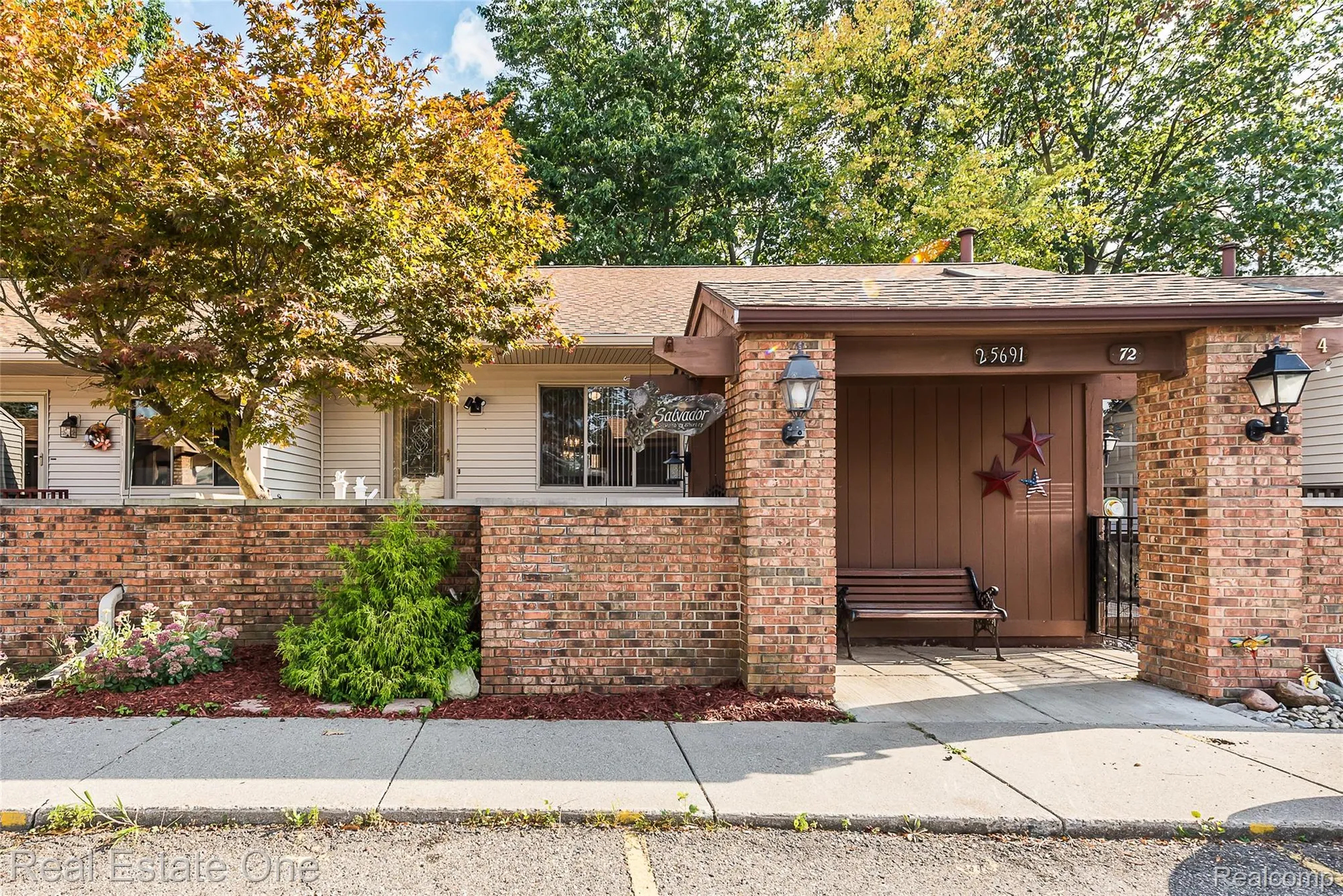 Property Slideshow image 1 of 46 | 25691 lexington dr unit 3, South Lyon, MI, 48178