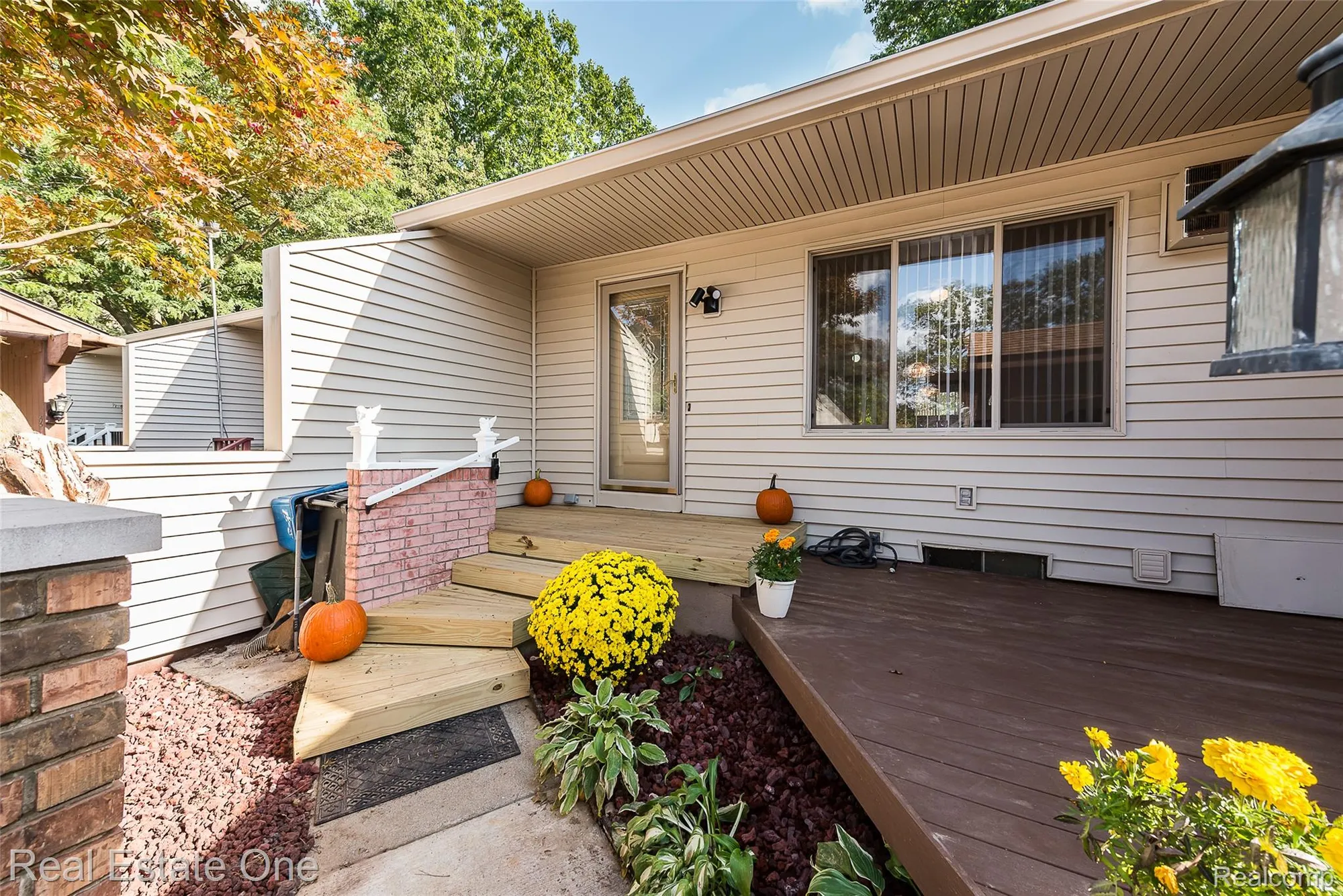 Property Slideshow image 4 of 46 | 25691 lexington dr unit 3, South Lyon, MI, 48178