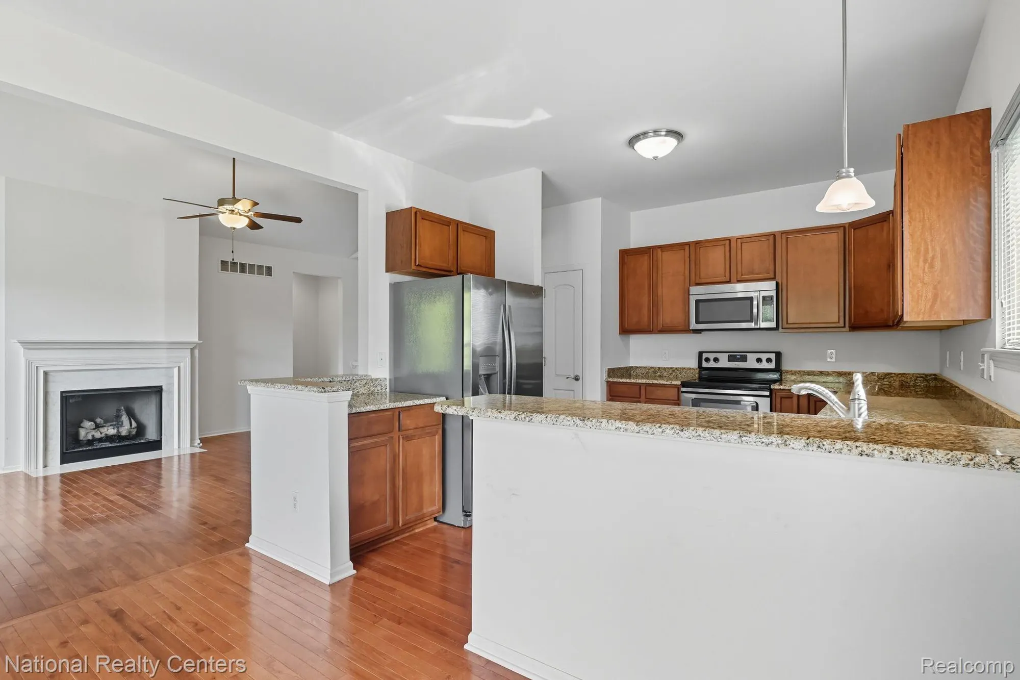 Property Slideshow image 9 of 37 | 4160 wrenwood ln # 29, Canton, MI, 48188