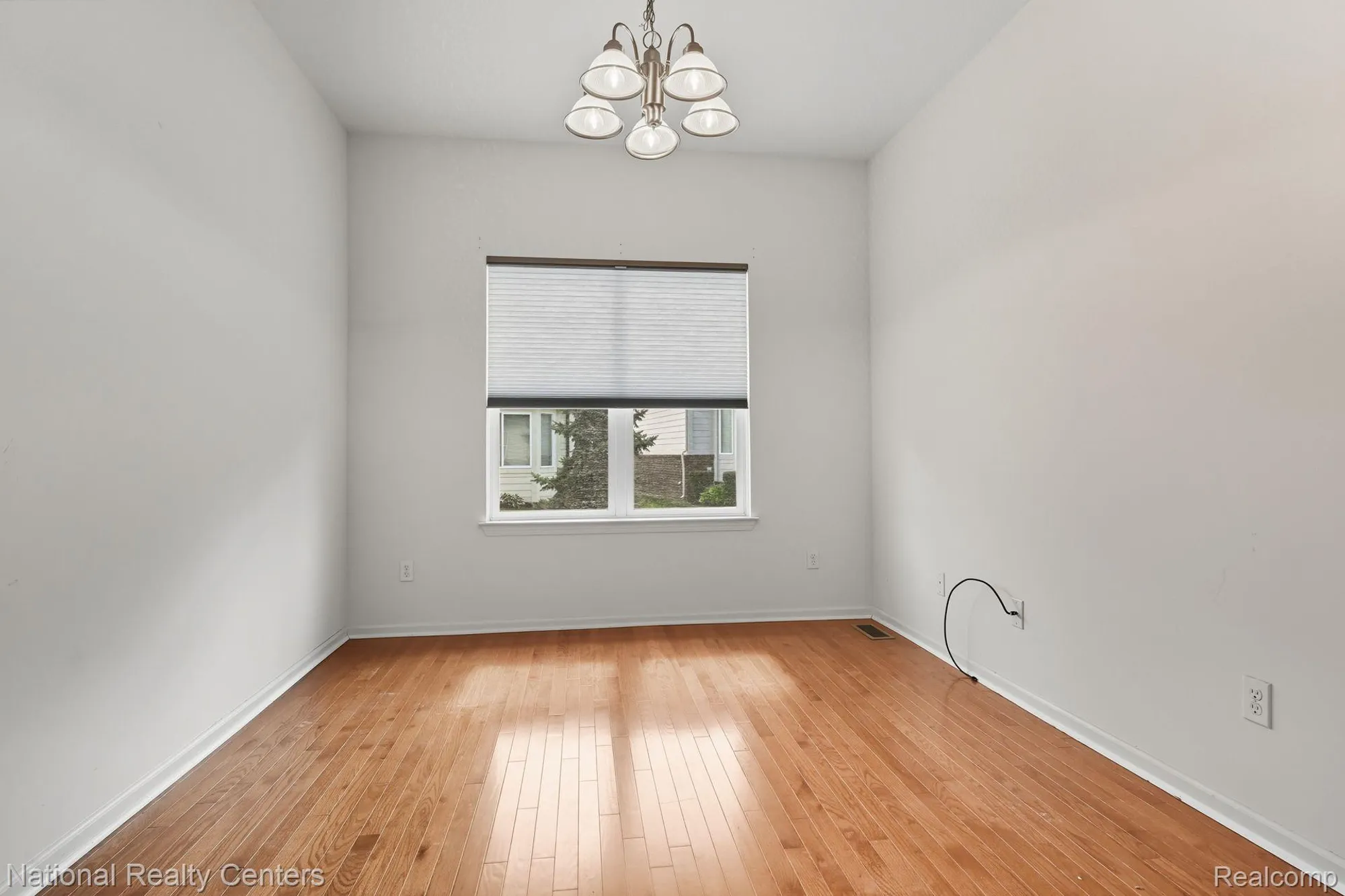 Property Slideshow image 11 of 37 | 4160 wrenwood ln # 29, Canton, MI, 48188
