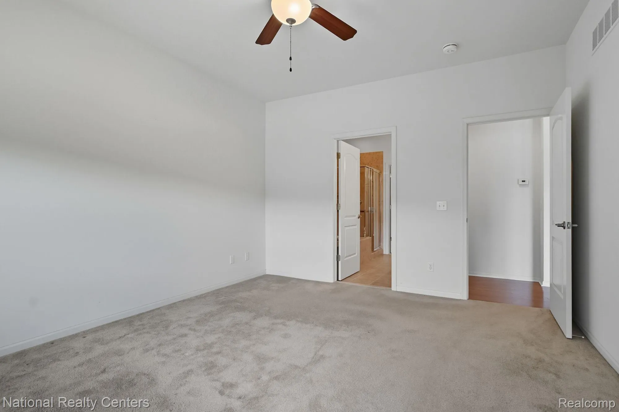 Property Slideshow image 13 of 37 | 4160 wrenwood ln # 29, Canton, MI, 48188