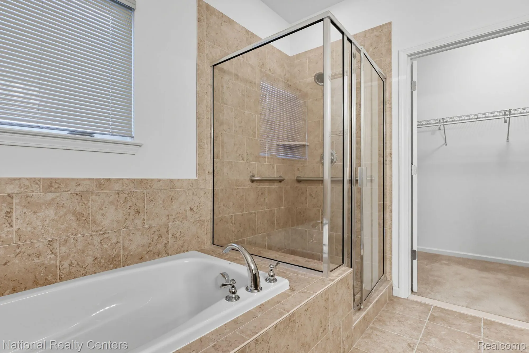 Property Slideshow image 15 of 37 | 4160 wrenwood ln # 29, Canton, MI, 48188