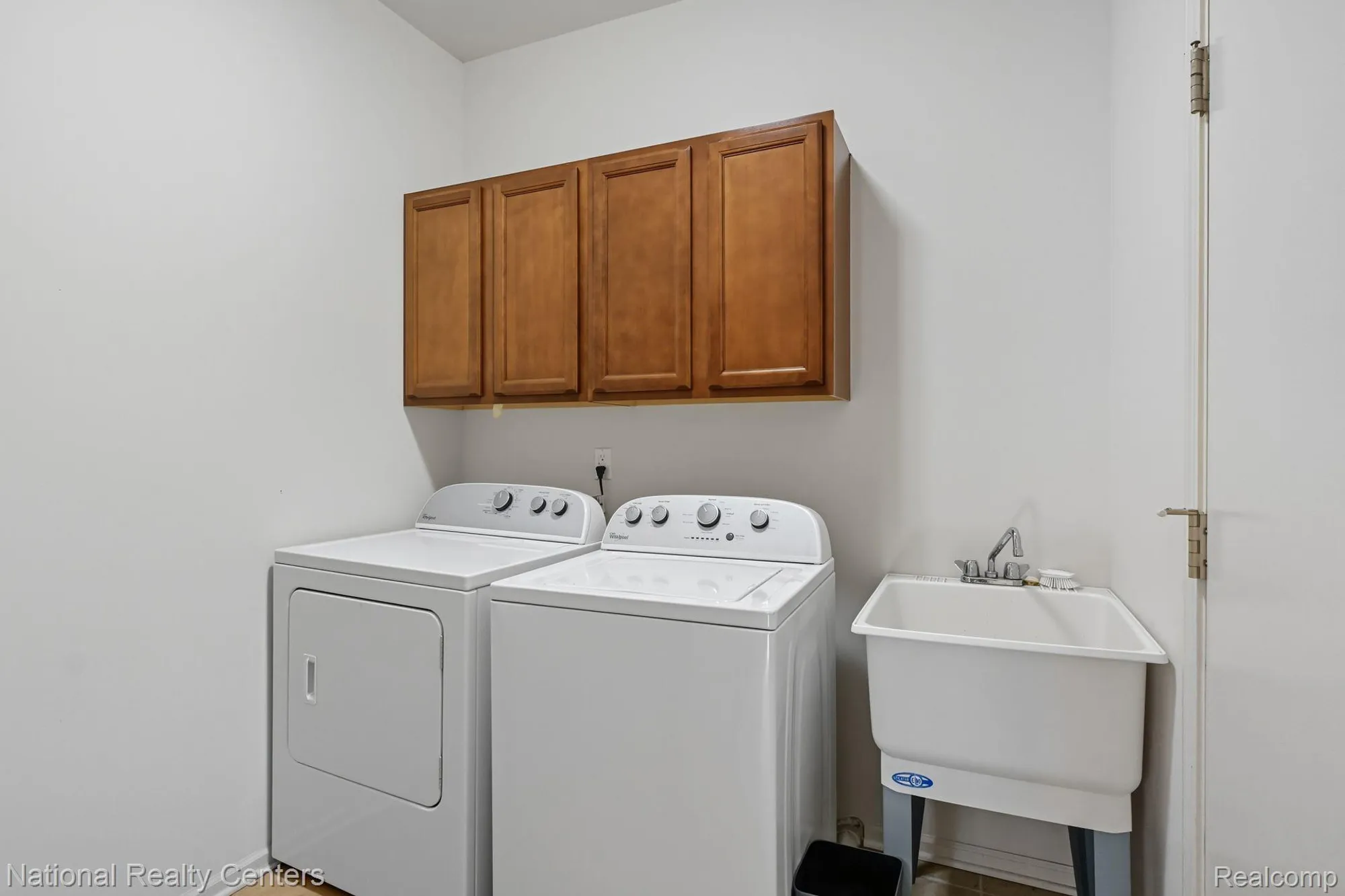 Property Slideshow image 19 of 37 | 4160 wrenwood ln # 29, Canton, MI, 48188