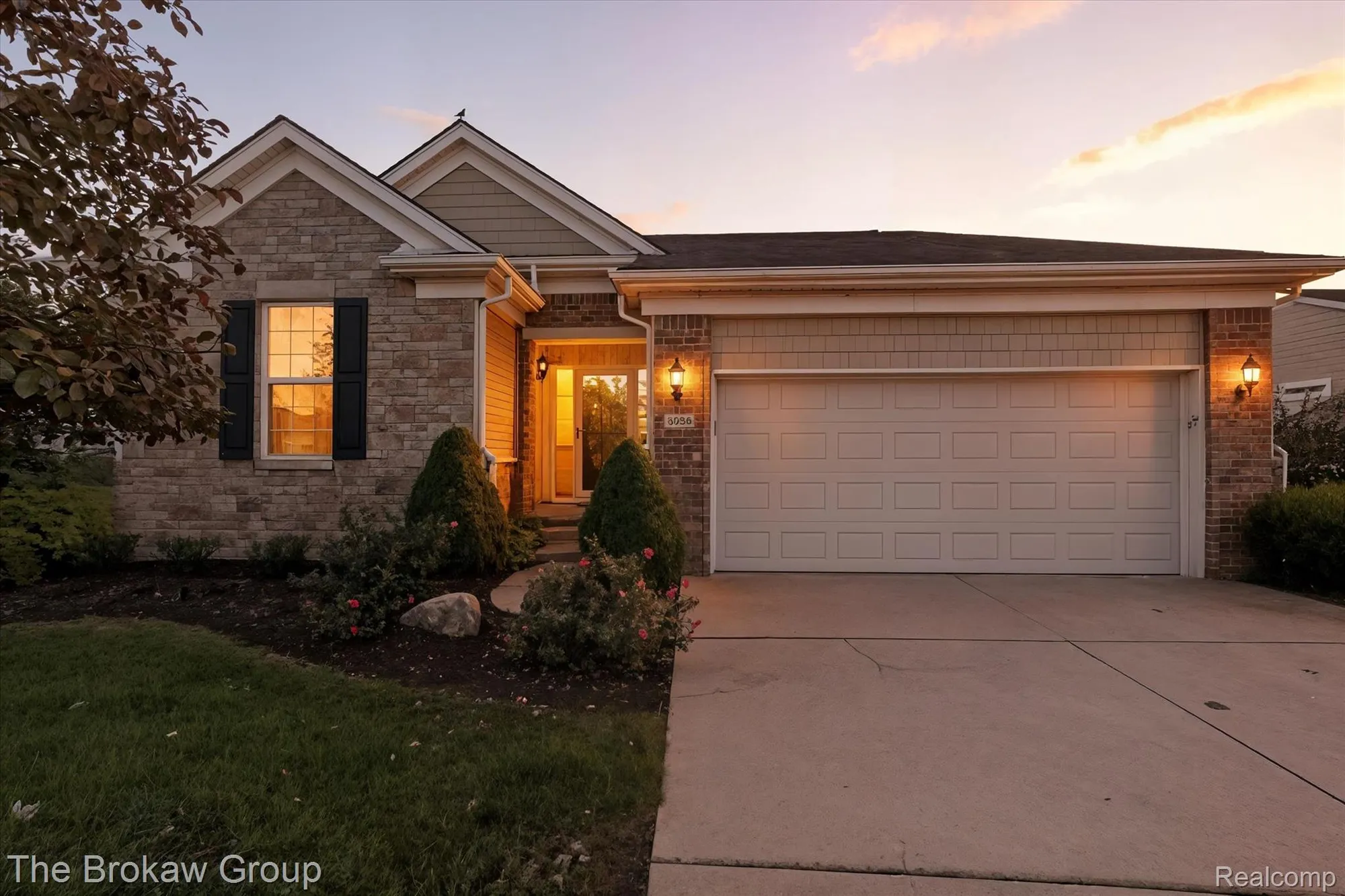 Property Slideshow image 1 of 40 | 6334 prairie dunes dr, Grand Blanc, MI, 48439