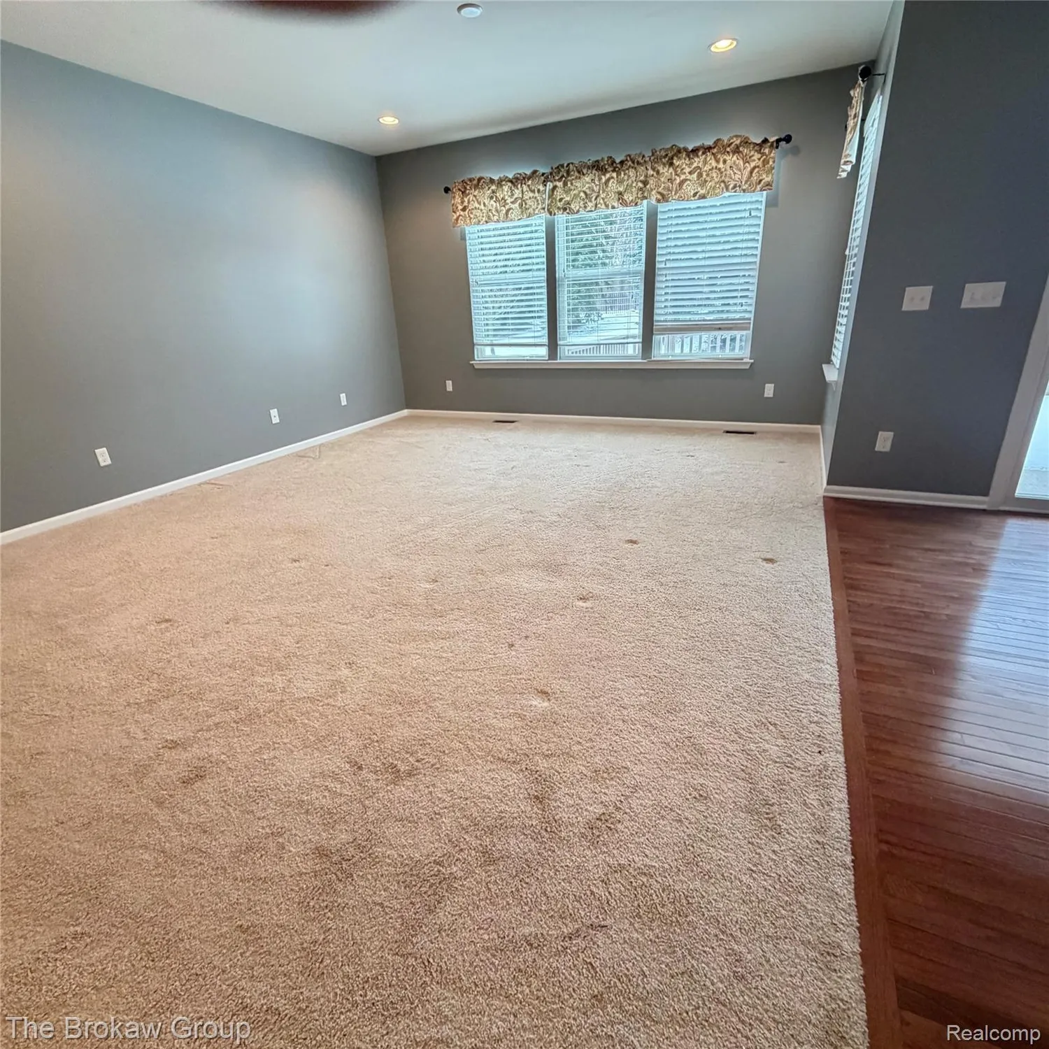 Property Slideshow image 21 of 40 | 6334 prairie dunes dr, Grand Blanc, MI, 48439